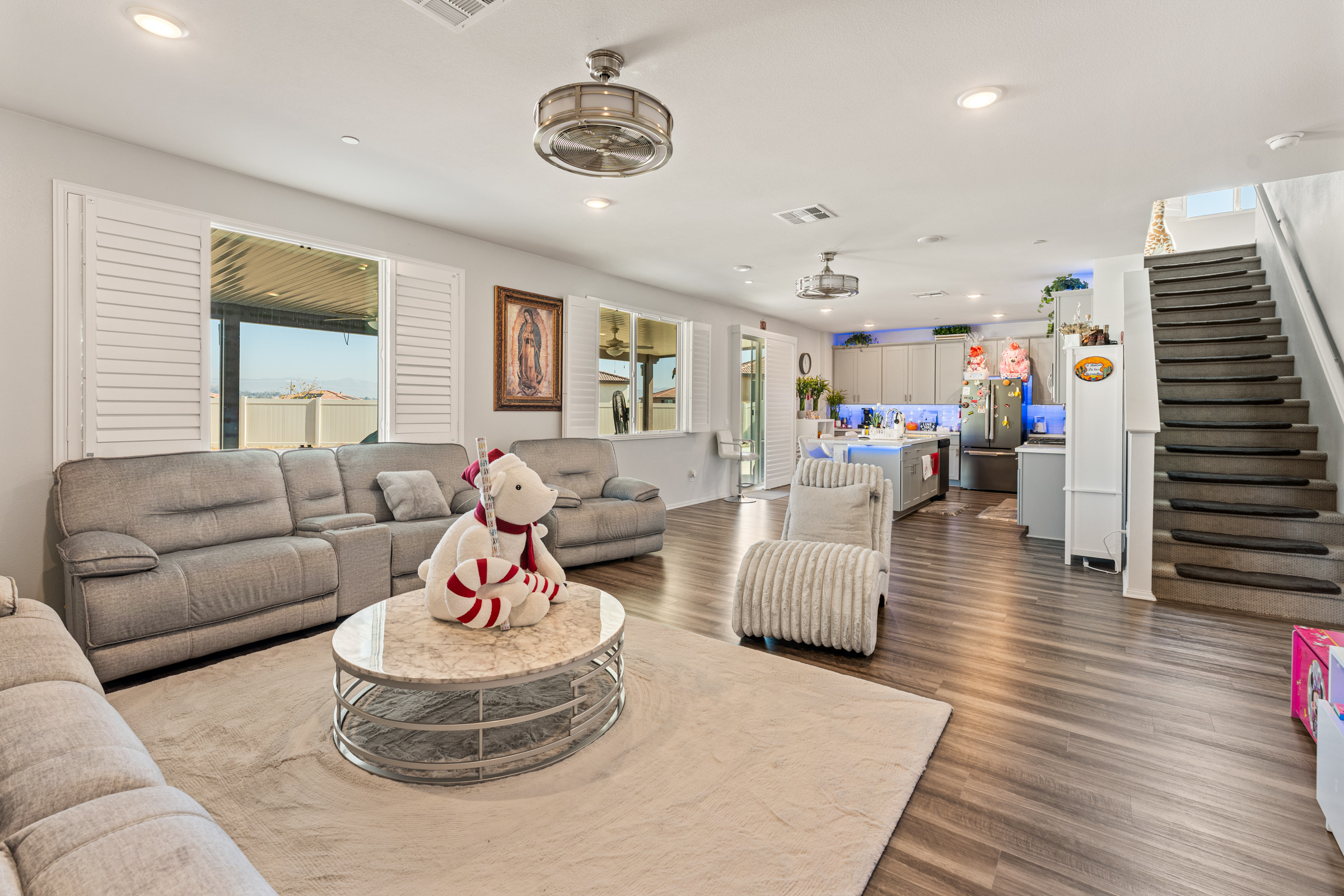 Riverside, California, 92503, United States, 5 Bedrooms Bedrooms, ,3 BathroomsBathrooms,Residential,For Sale,1989853