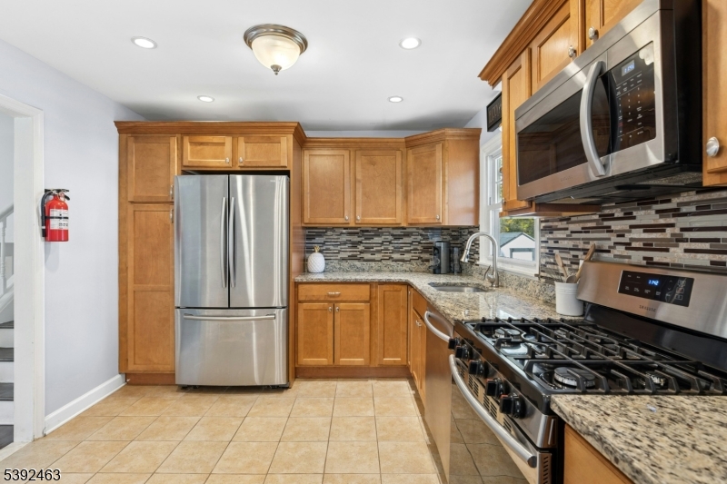 Plainfield City, New Jersey, 07062, United States, 3 Bedrooms Bedrooms, ,2 BathroomsBathrooms,Residential,For Sale,1968857