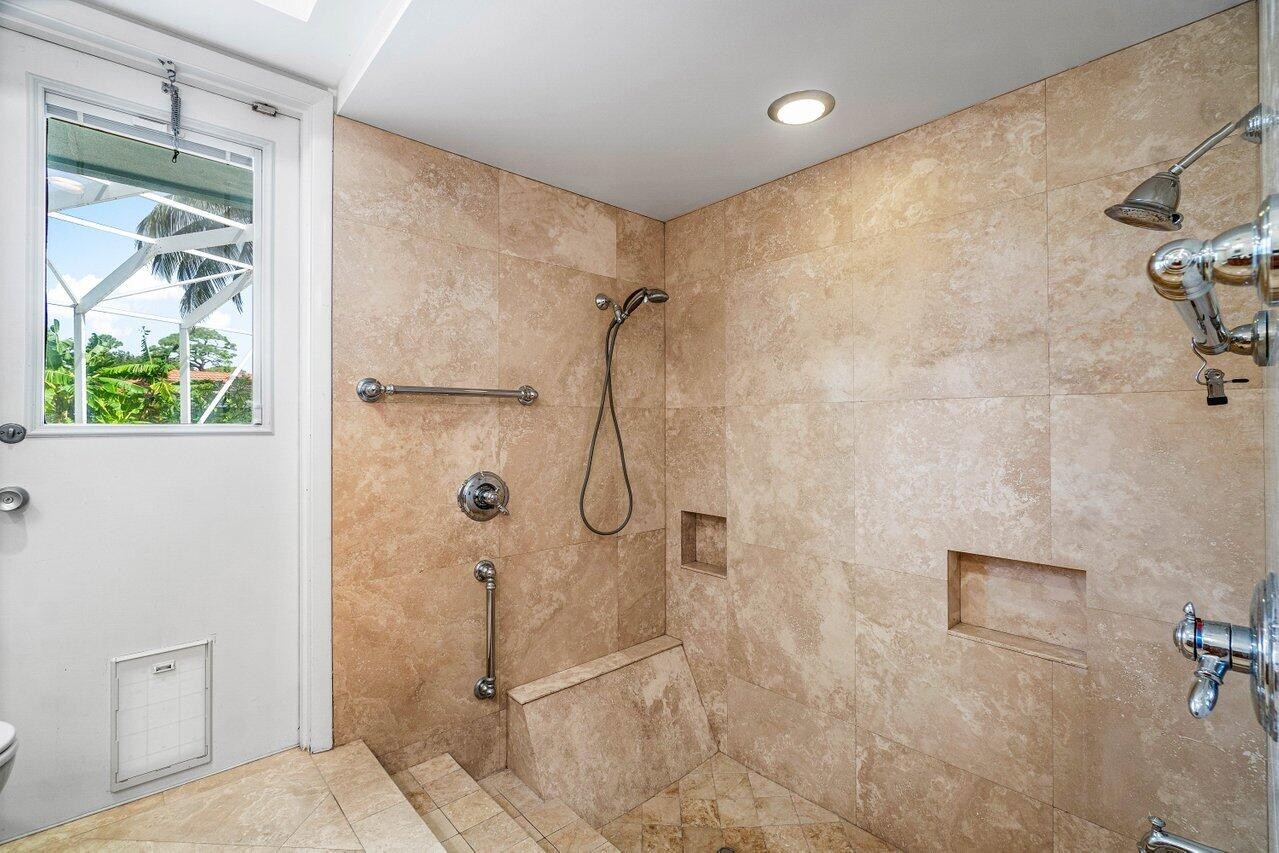 Atlantis, Florida, 33462, United States, 3 Bedrooms Bedrooms, ,3 BathroomsBathrooms,Residential,For Sale,1980286