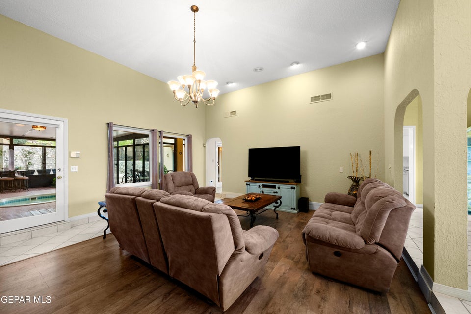 El Paso, Texas, 79912, United States, 4 Bedrooms Bedrooms, ,2 BathroomsBathrooms,Residential,For Sale,1921658