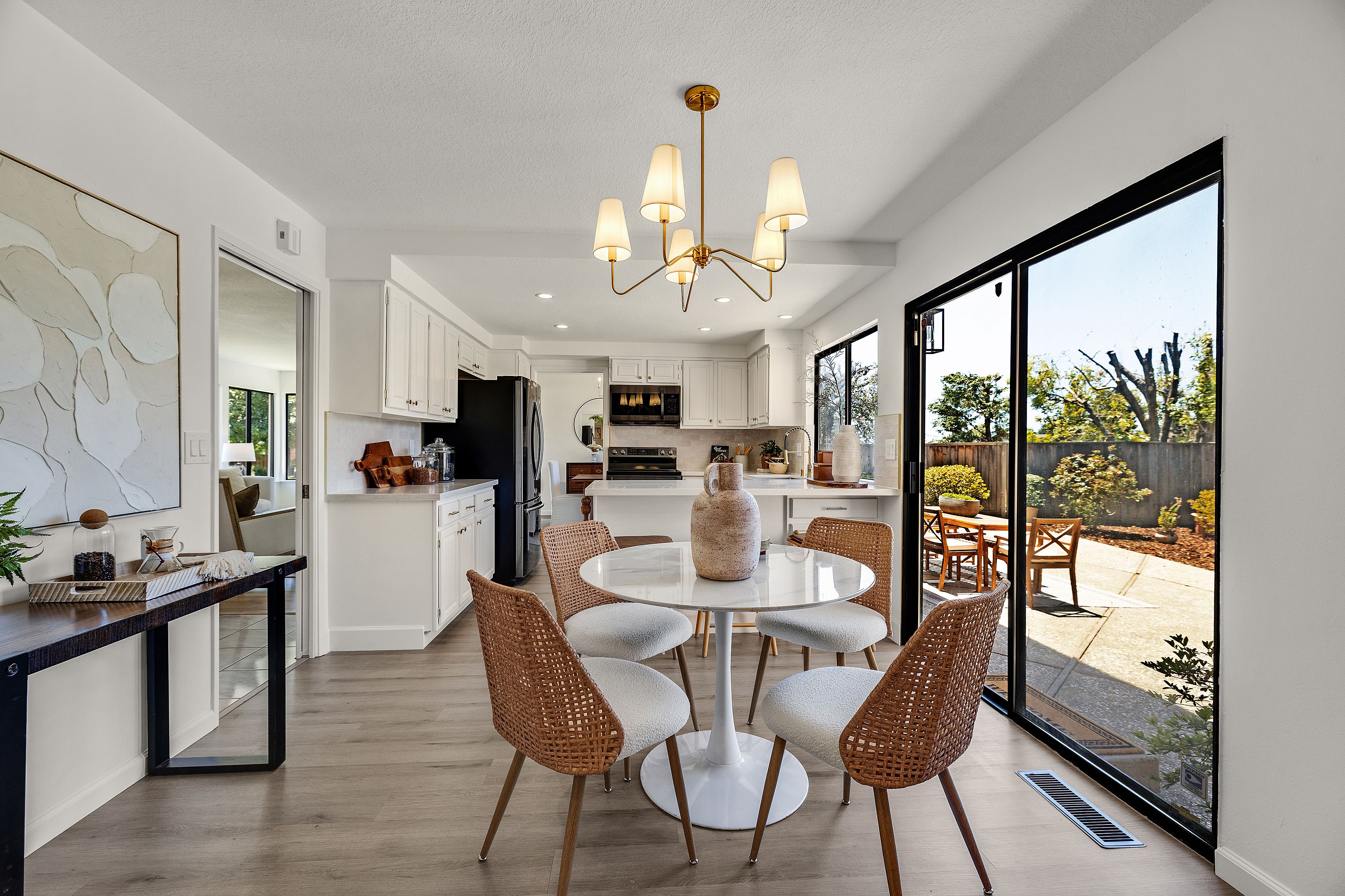  Updated Corner-Lot Home with Premier Community Amenities - 物件實景