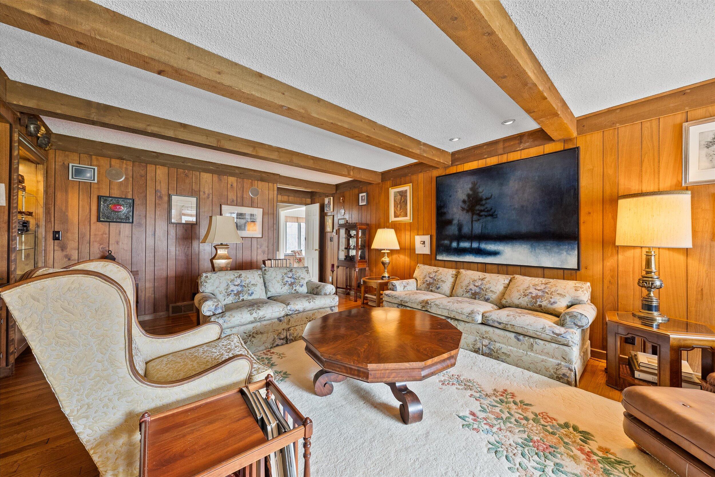 Mequon, Wisconsin, 53097, United States, 5 Bedrooms Bedrooms, ,5 BathroomsBathrooms,Residential,For Sale,1907648