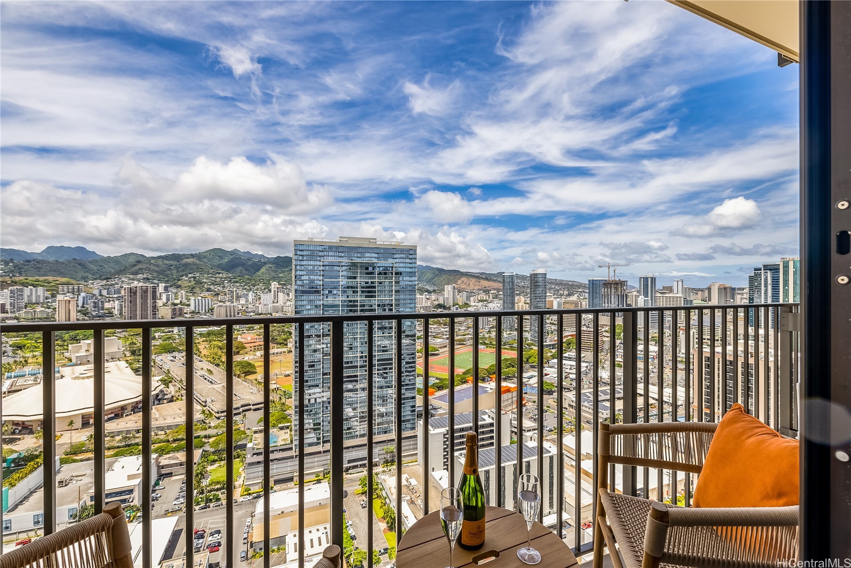 987 Queen Street Unit 3517, Honolulu, Hawaii, 96814, United States, 1 Bedroom Bedrooms, ,1 BathroomBathrooms,Residential,For Sale,987 Queen Street Unit 3517,1668949