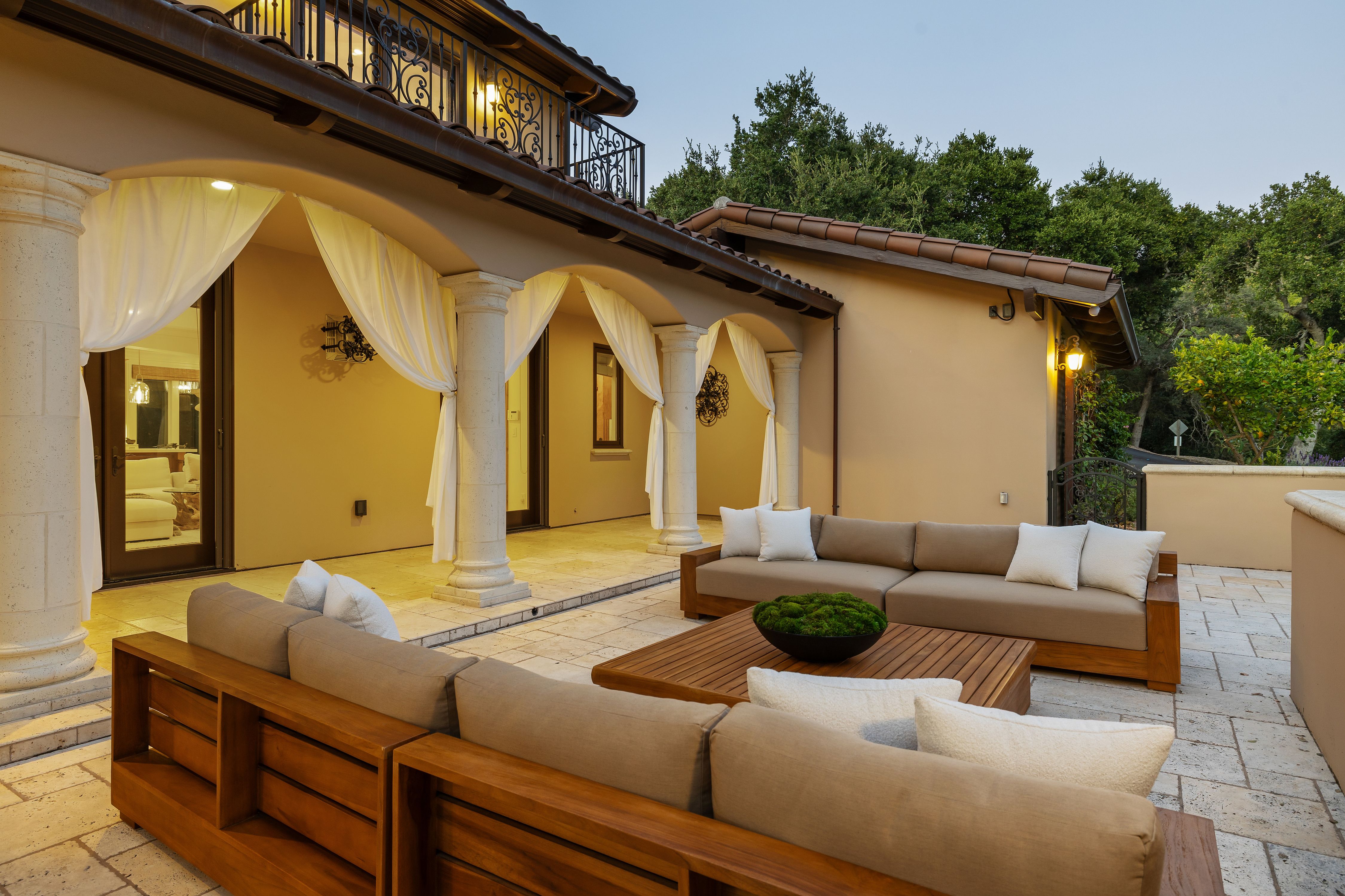  Private Mediterranean Estate with Breathtaking Views - 物件實景