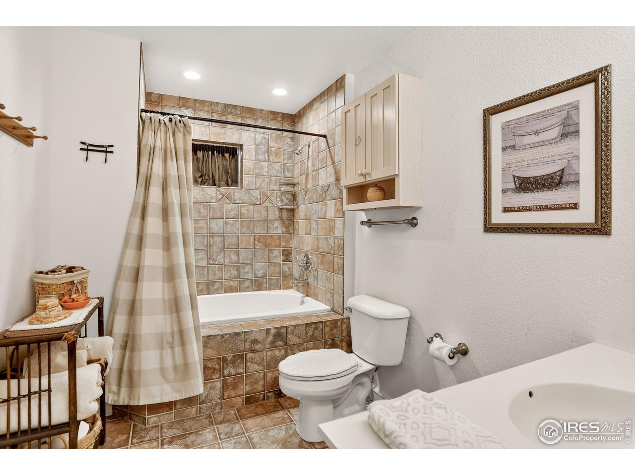 Lafayette, Colorado, 80026, United States, 5 Bedrooms Bedrooms, ,5 BathroomsBathrooms,Residential,For Sale,1991447