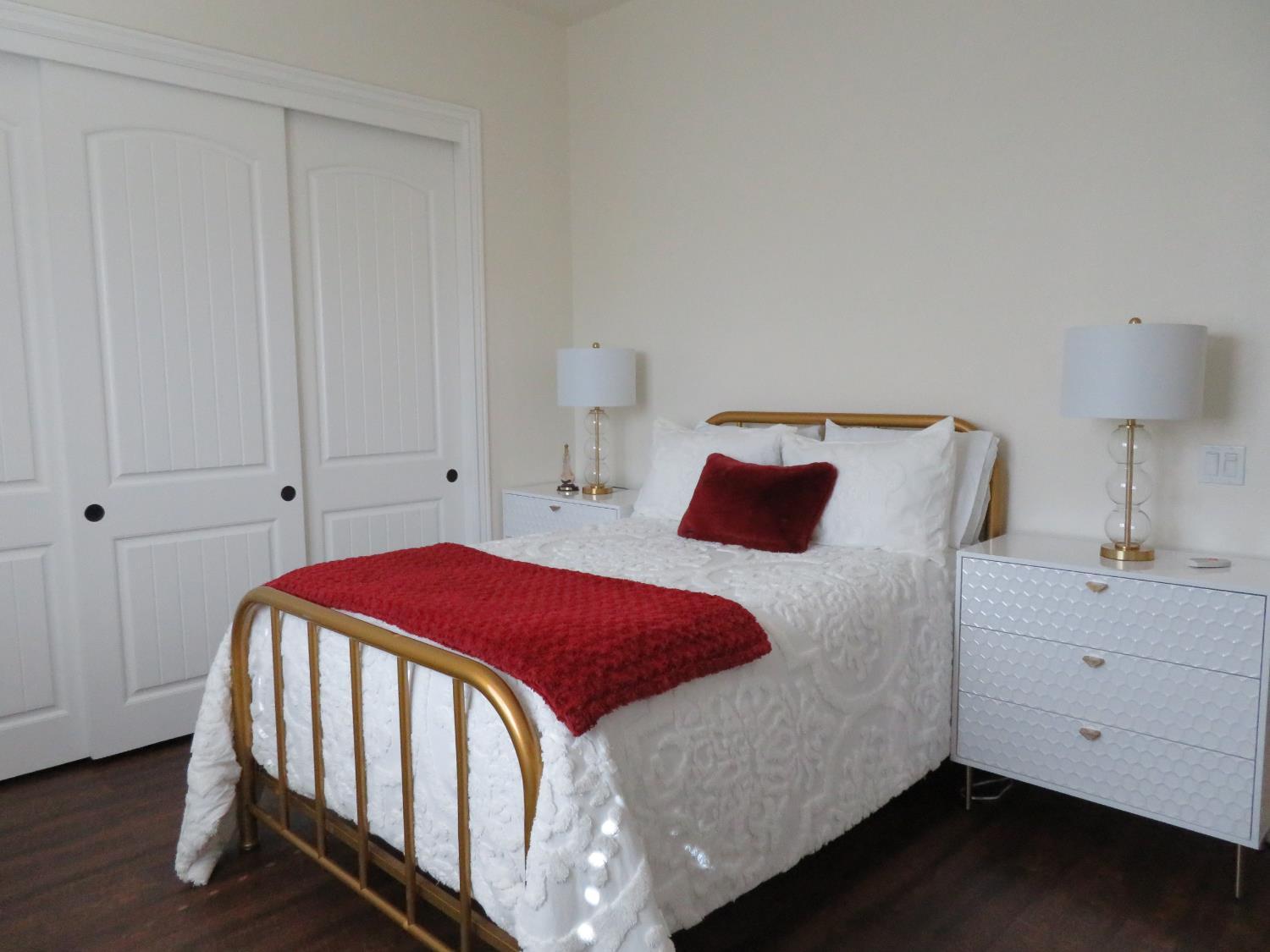 Oakdale, California, 95361, United States, 3 Bedrooms Bedrooms, ,4 BathroomsBathrooms,Residential,For Sale,1905843