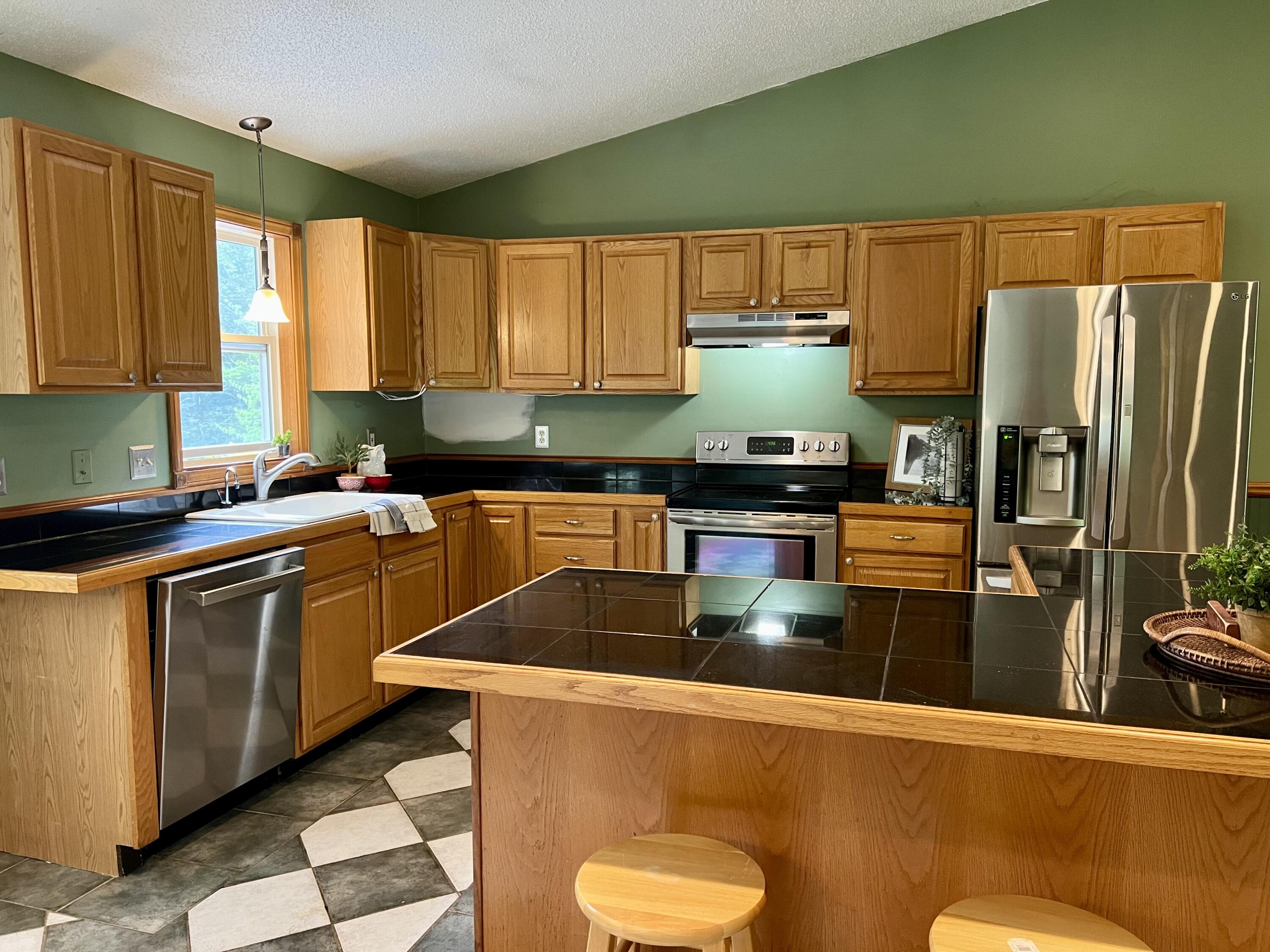 Hope, Maine, 04847, United States, 3 Bedrooms Bedrooms, ,3 BathroomsBathrooms,Residential,For Sale,1938811