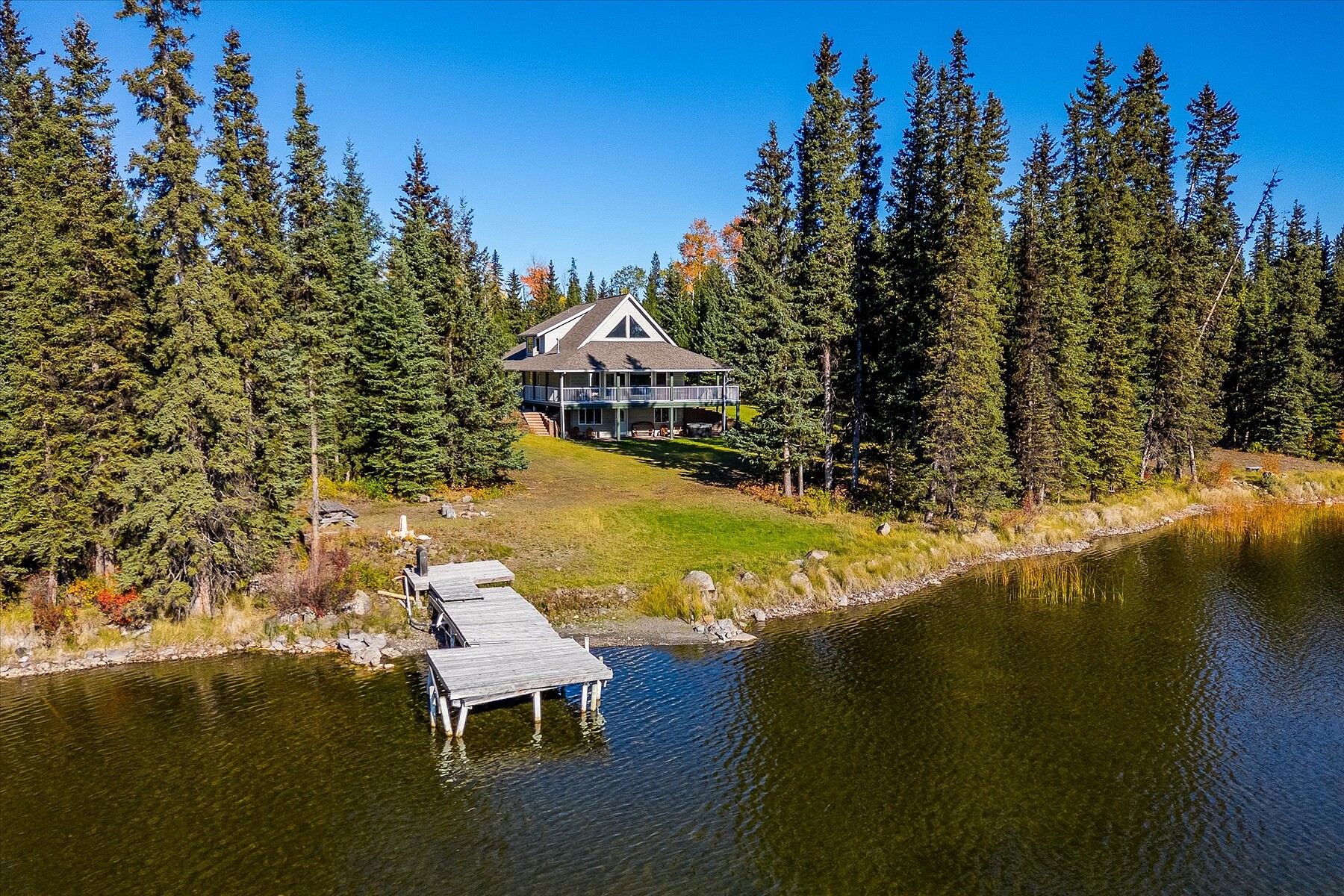  Private Waterfront Estate - 物件實景