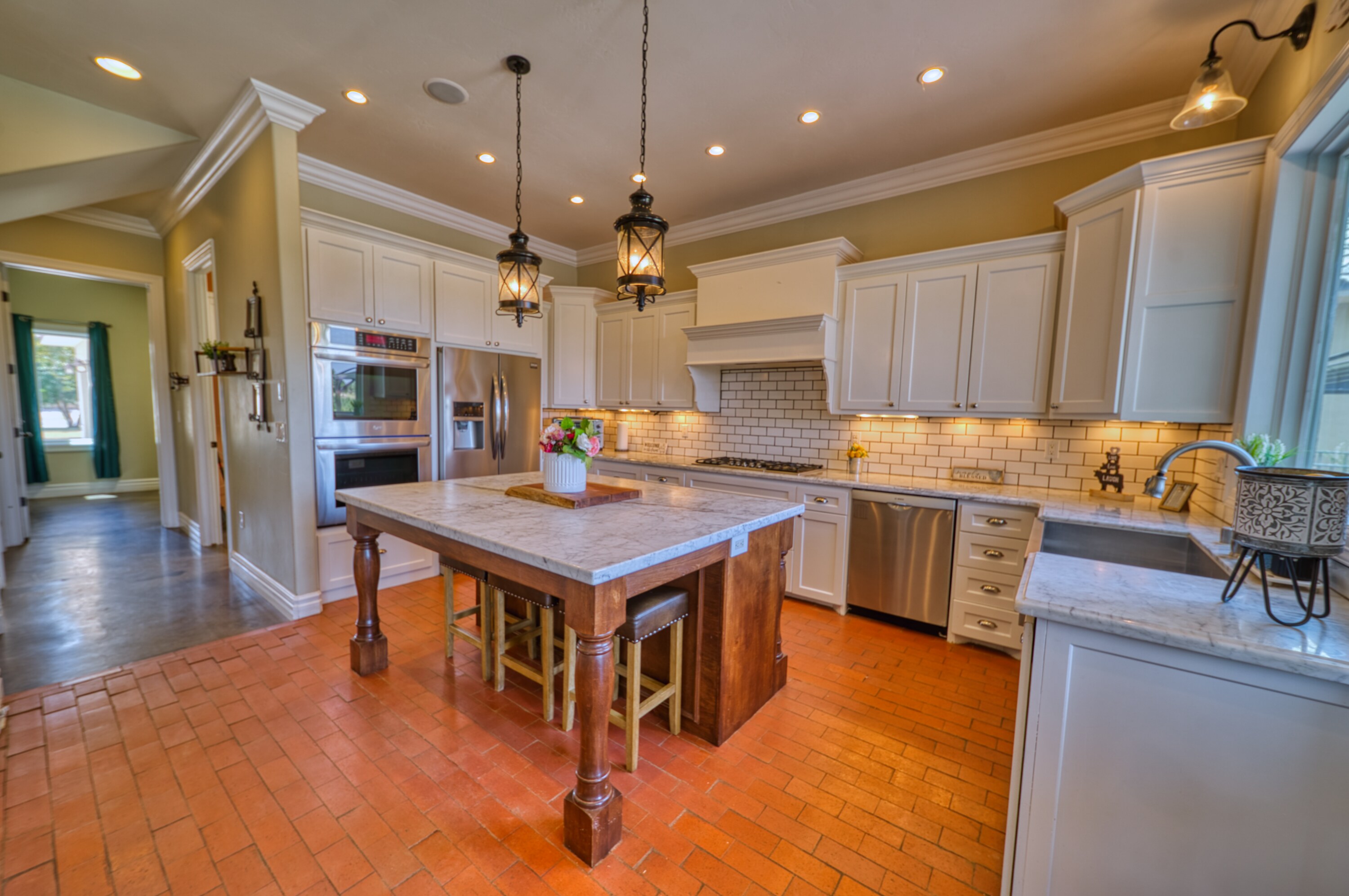 Carlsbad, New Mexico, 88220, United States, 5 Bedrooms Bedrooms, ,4 BathroomsBathrooms,Residential,For Sale,1974334