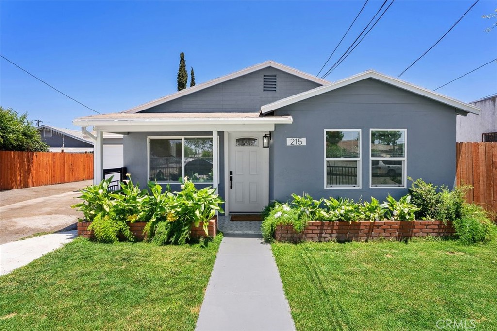 Santa Ana, California, 92701, United States, ,Residential,For Sale,1849845