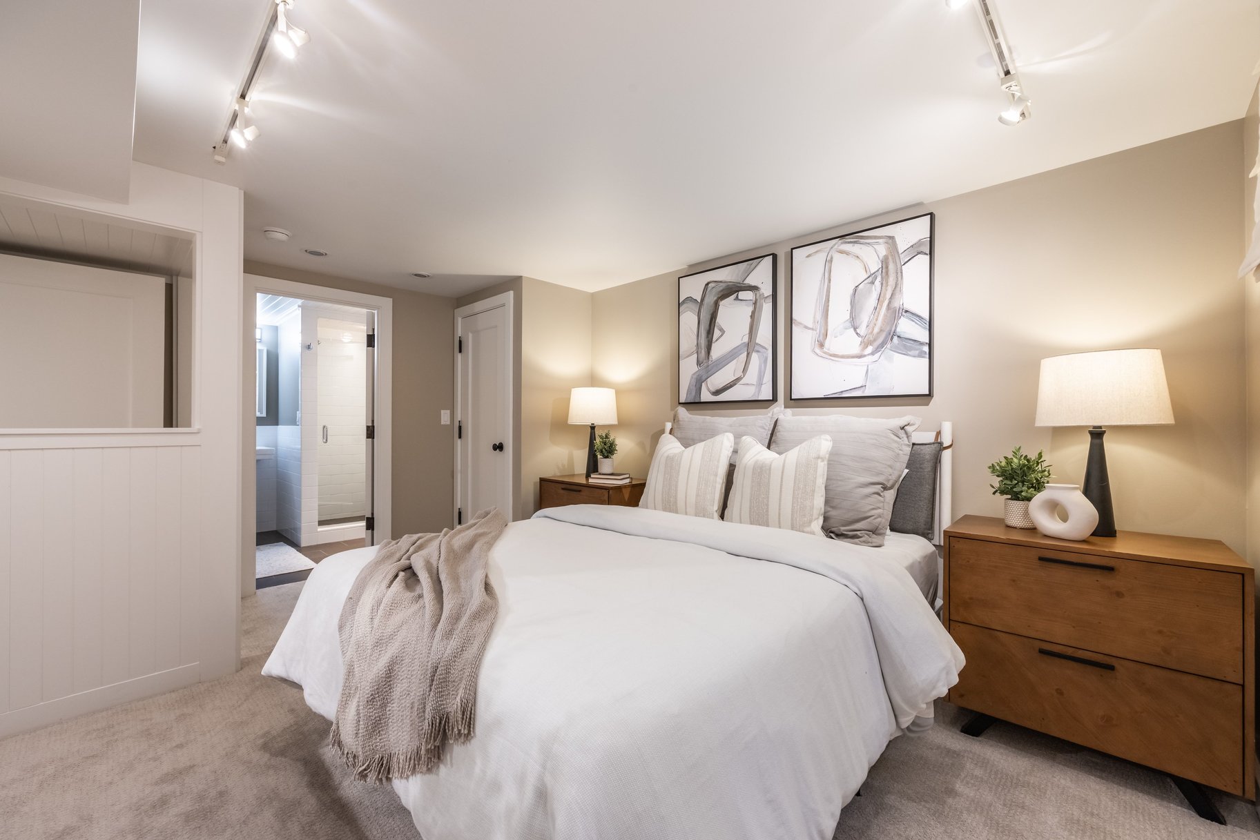  Tastefully Updated Holladay Rambler on .60 acre Manicured Lot - 物件實景