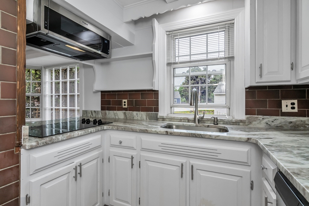 Methuen, Massachusetts, 01844, United States, 3 Bedrooms Bedrooms, ,3 BathroomsBathrooms,Residential,For Sale,1873675