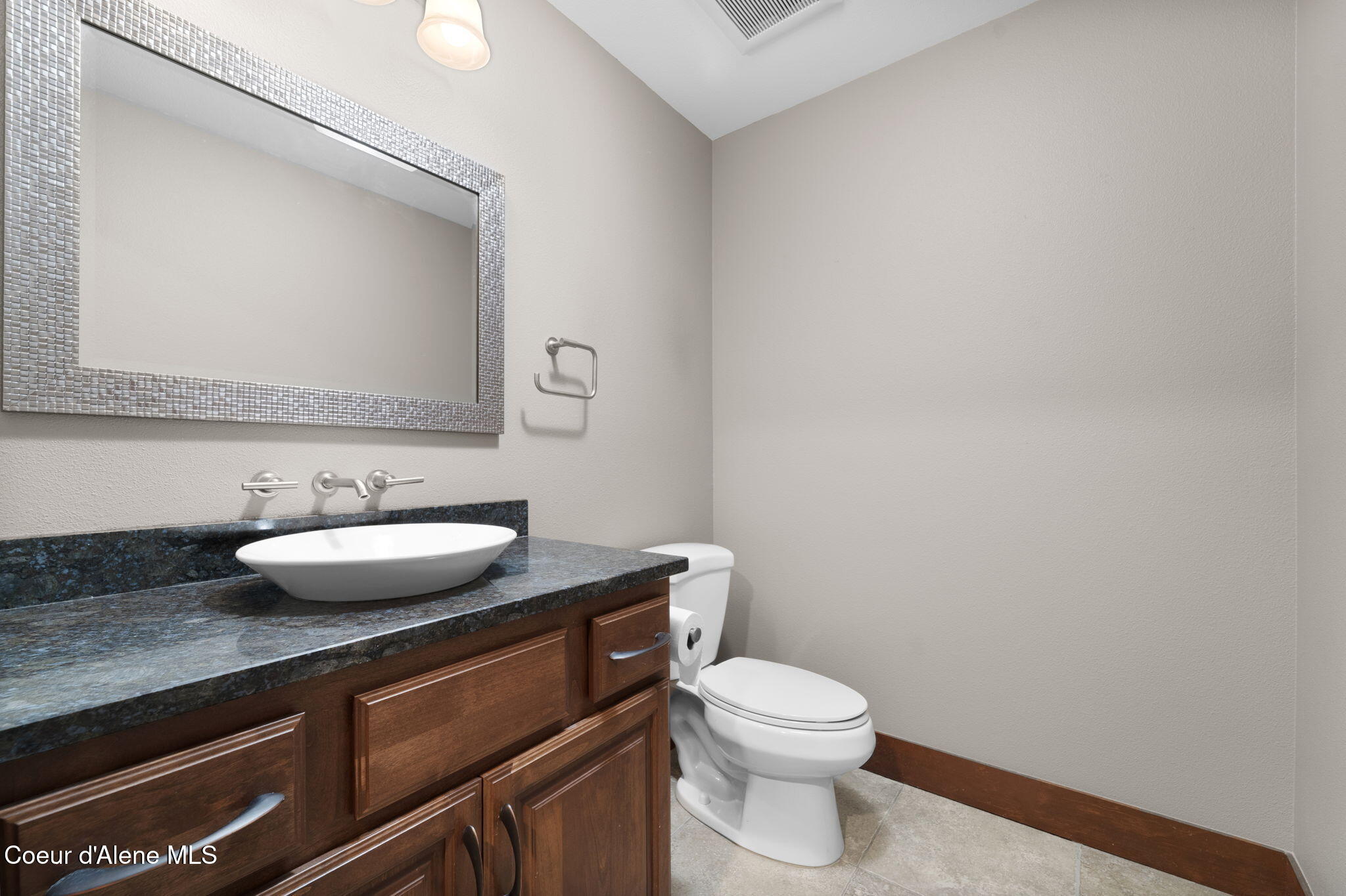 Coeur d'Alene, Idaho, 83814, United States, 2 Bedrooms Bedrooms, ,3 BathroomsBathrooms,Residential,For Sale,2022050