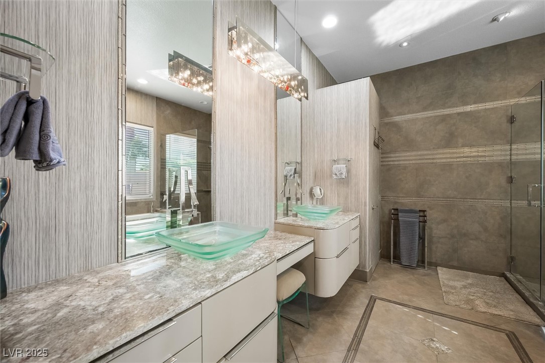 Las Vegas, Nevada, 89121, United States, 3 Bedrooms Bedrooms, ,3 BathroomsBathrooms,Residential,For Sale,1988957