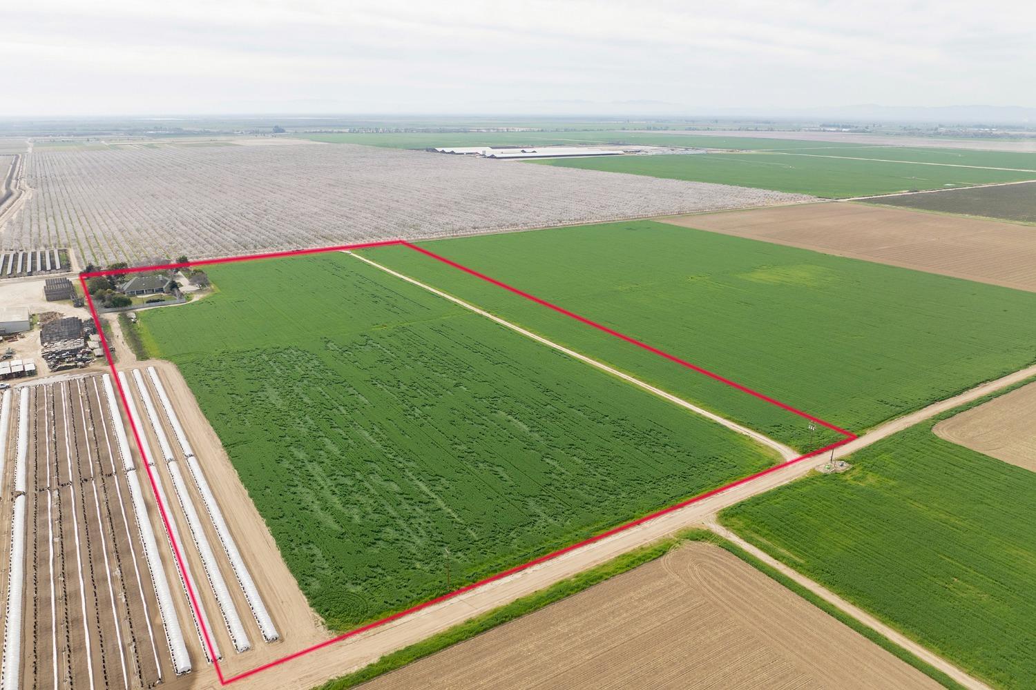 Livingston, California, 95334, United States, 5 Bedrooms Bedrooms, ,4 BathroomsBathrooms,Residential,For Sale,2005232