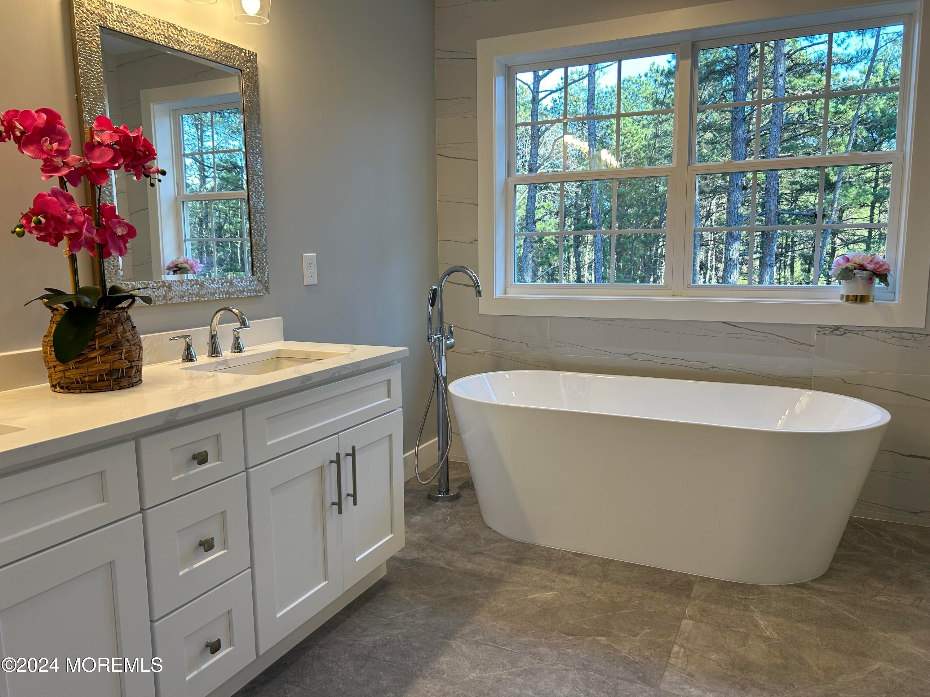 Whiting, New Jersey, 08759, United States, 4 Bedrooms Bedrooms, ,3 BathroomsBathrooms,Residential,For Sale,1878208