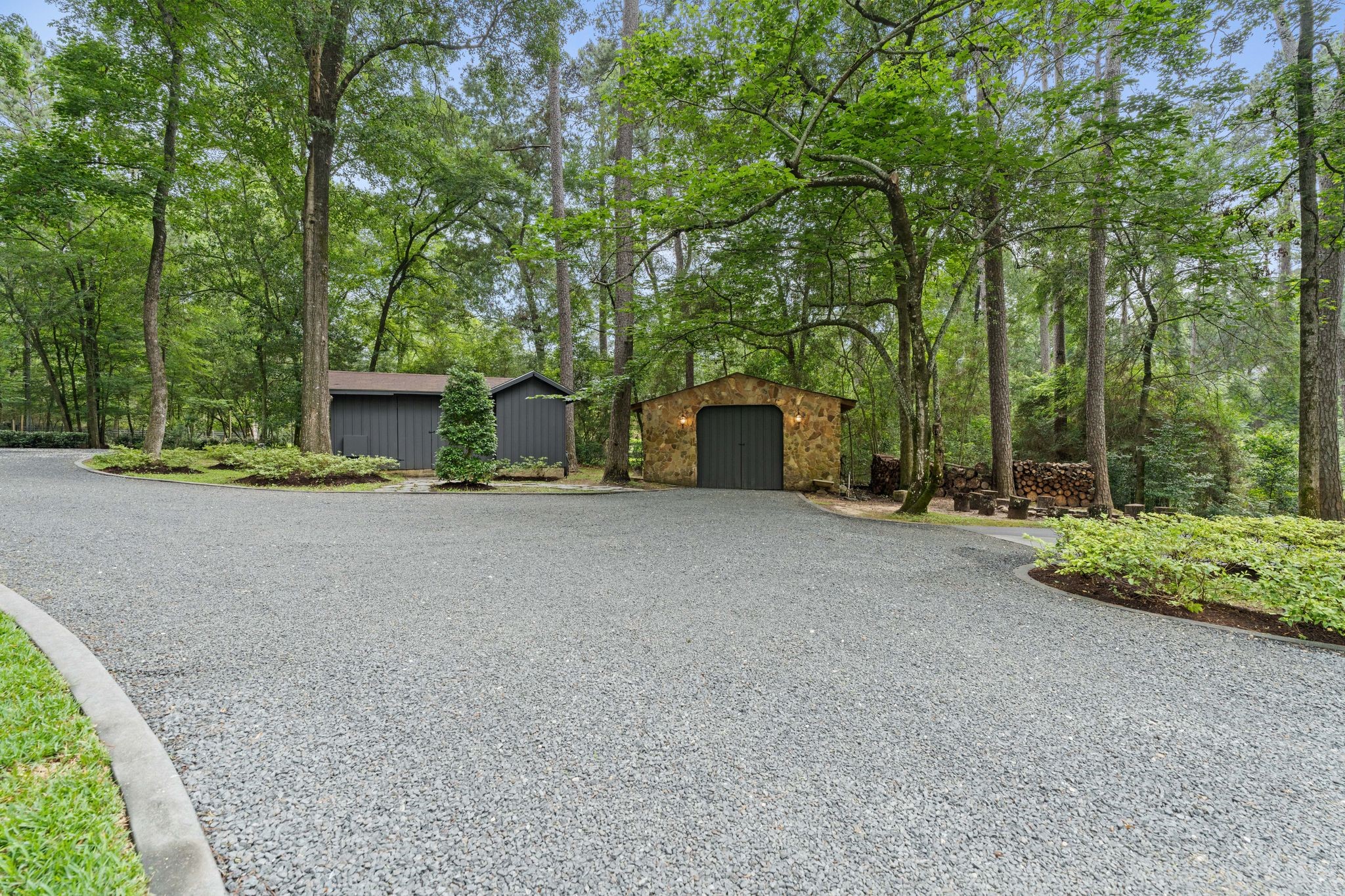  23227 Brownwood Lane - 物件實景