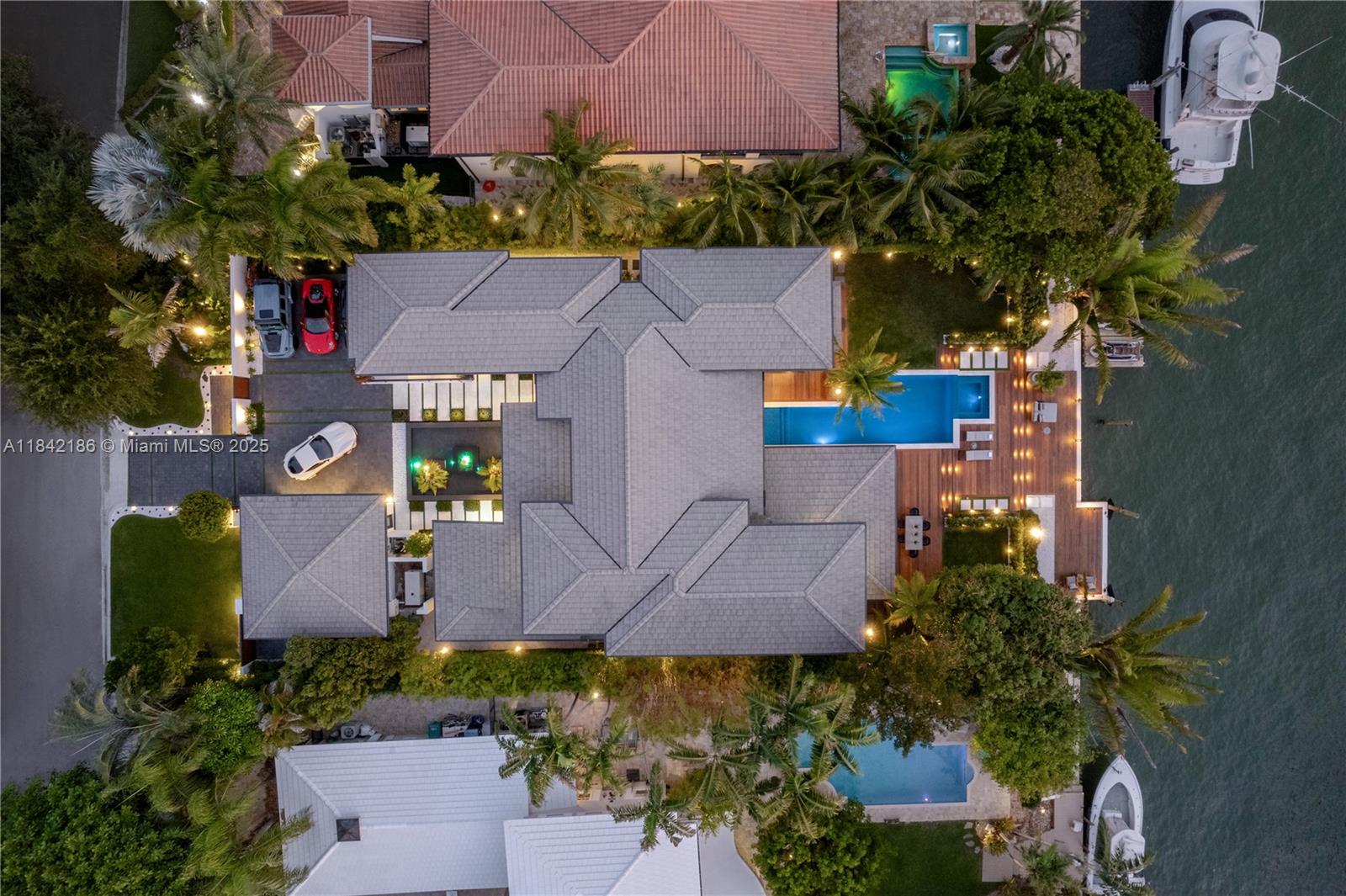 Miami, Florida, 33137, United States, 6 Bedrooms Bedrooms, ,7 BathroomsBathrooms,Residential,For Sale,1903270