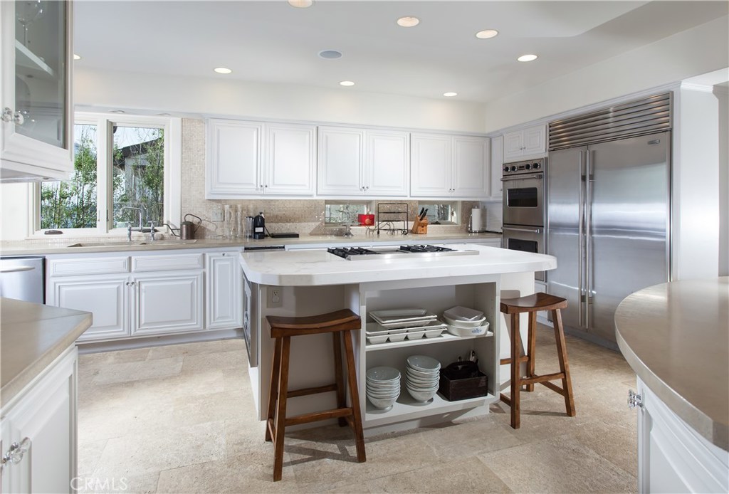 Corona del Mar, California, 92625, United States, 4 Bedrooms Bedrooms, ,4 BathroomsBathrooms,Residential,For Sale,1874360