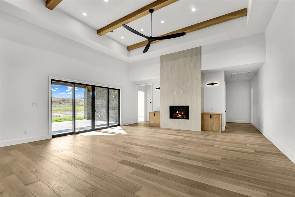 Weatherford, Texas, 76087, United States, 5 Bedrooms Bedrooms, ,6 BathroomsBathrooms,Residential,For Sale,1981195