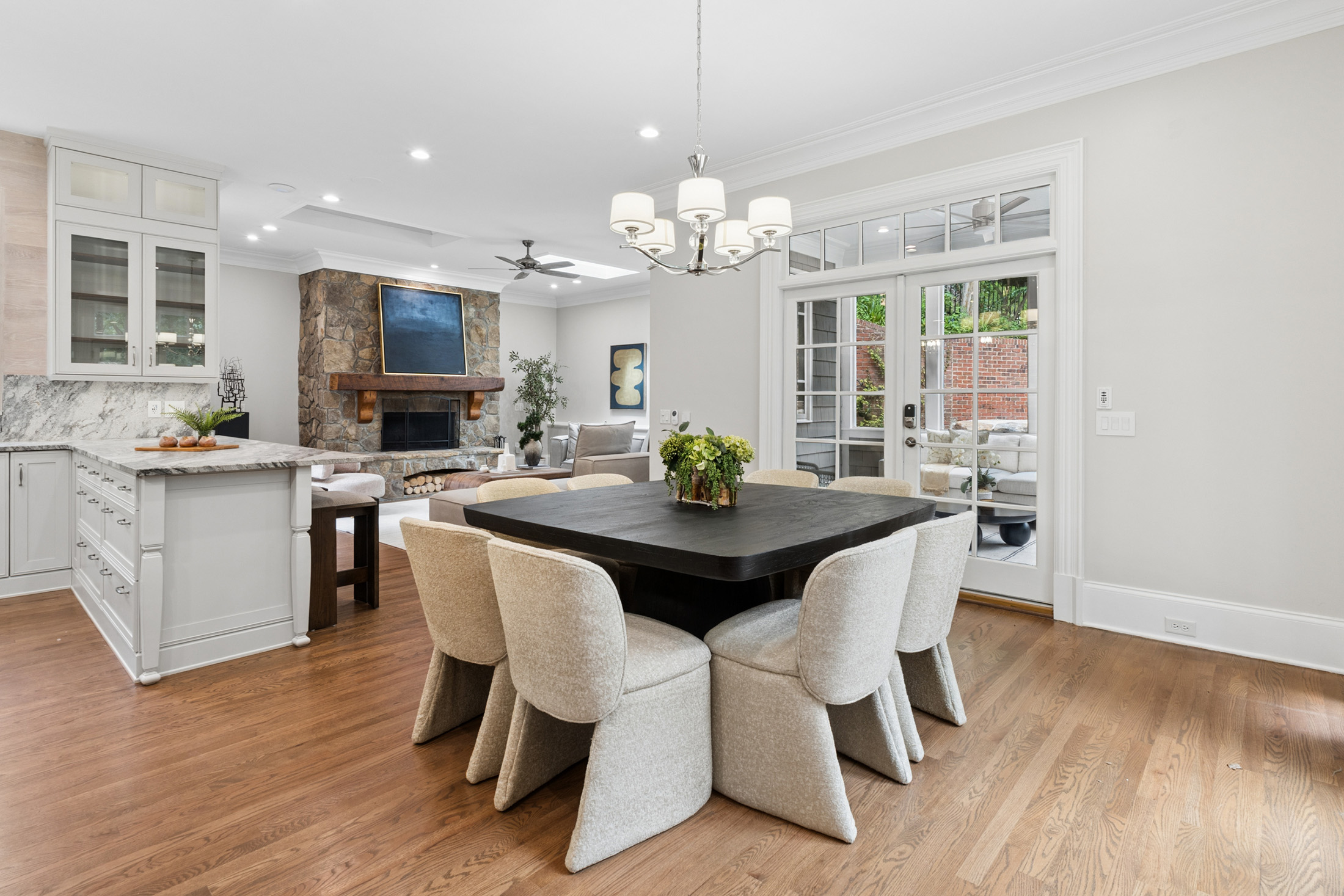  Timeless Design, Privacy, and Exceptional Outdoor Living in Sandy Springs - 物件實景