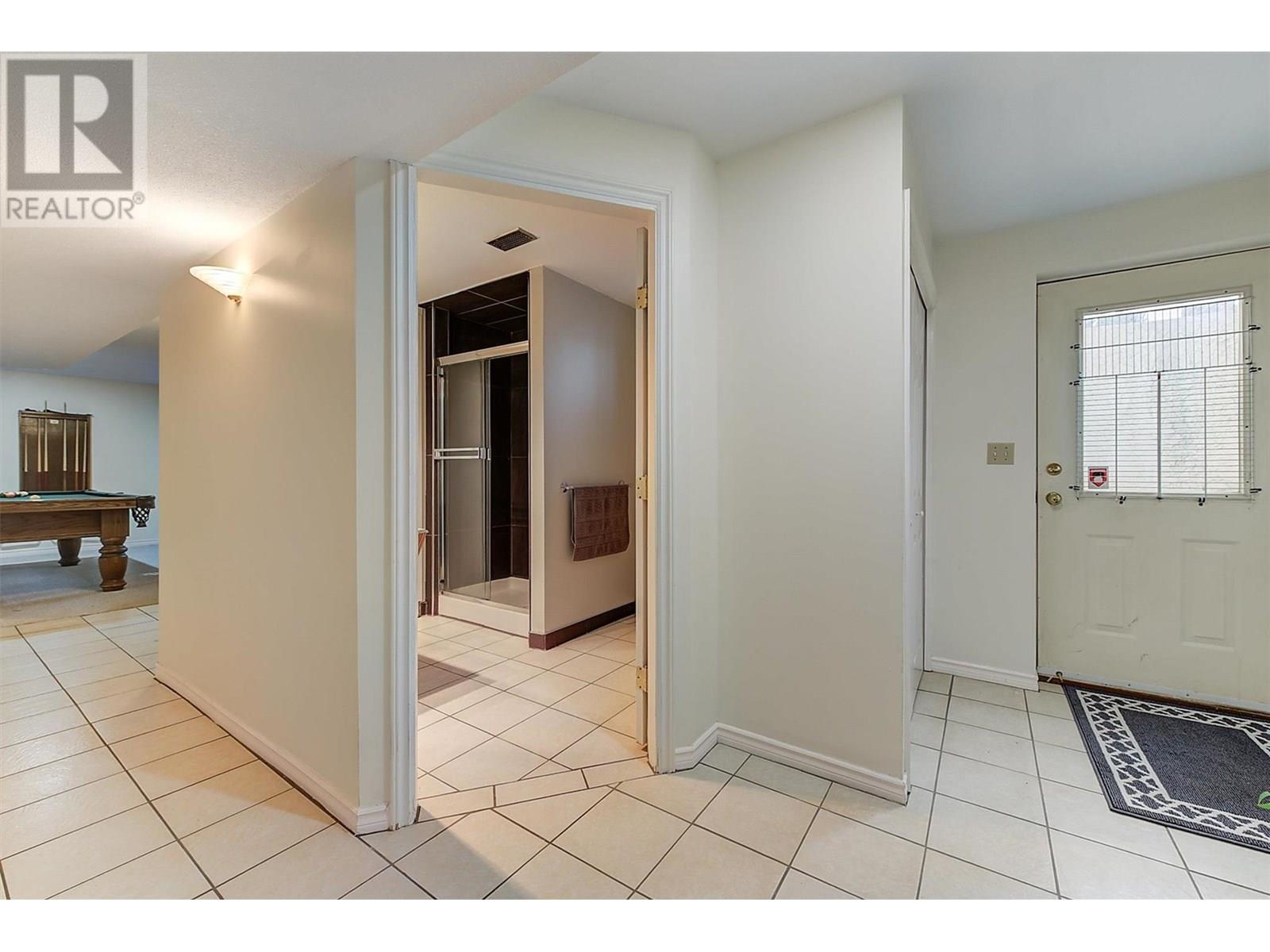 KELOWNA, British Columbia, V1V 2G6, CA, 5 Bedrooms Bedrooms, ,4 BathroomsBathrooms,Residential,For Sale,1838260