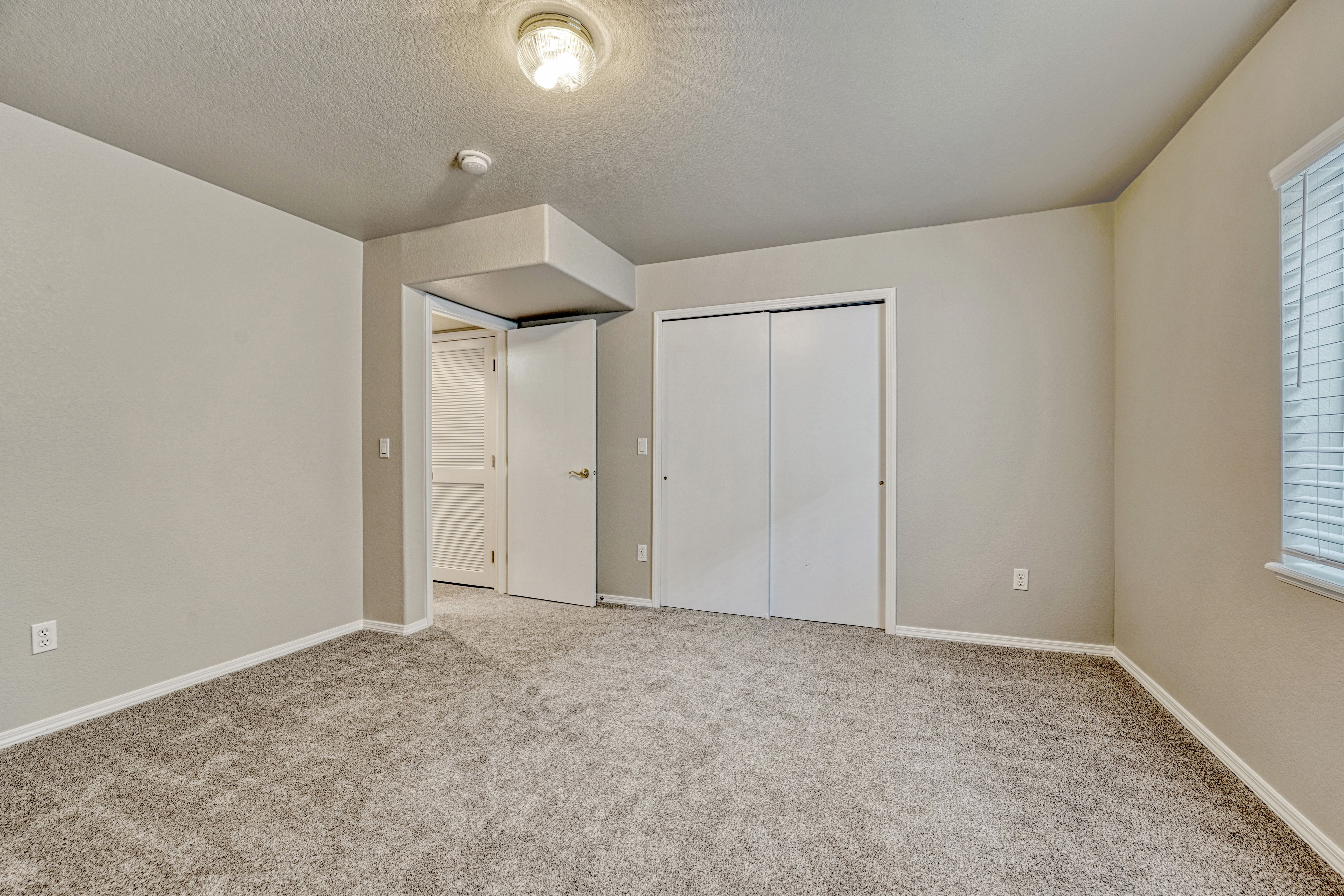  Move-In Ready Upgraded 5-Bed Gem - 物件實景