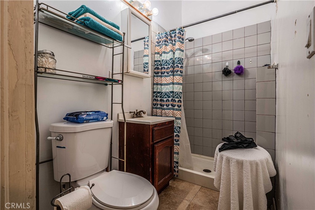 Los Angeles, California, 90031, United States, 4 Bedrooms Bedrooms, ,2 BathroomsBathrooms,Residential,For Sale,1794172