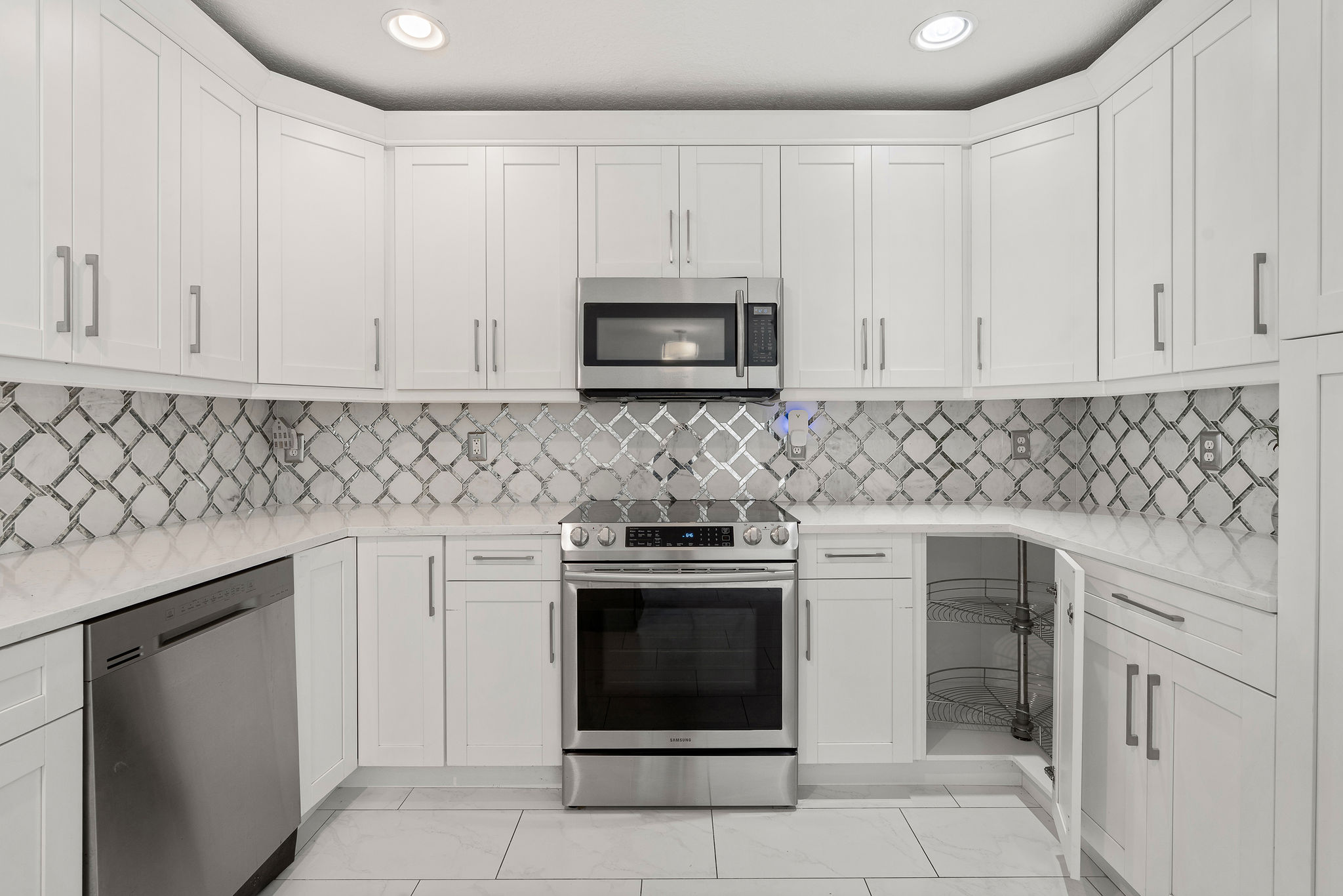 Largo, Florida, 33771, United States, 5 Bedrooms Bedrooms, ,3 BathroomsBathrooms,Residential,For Sale,1980944