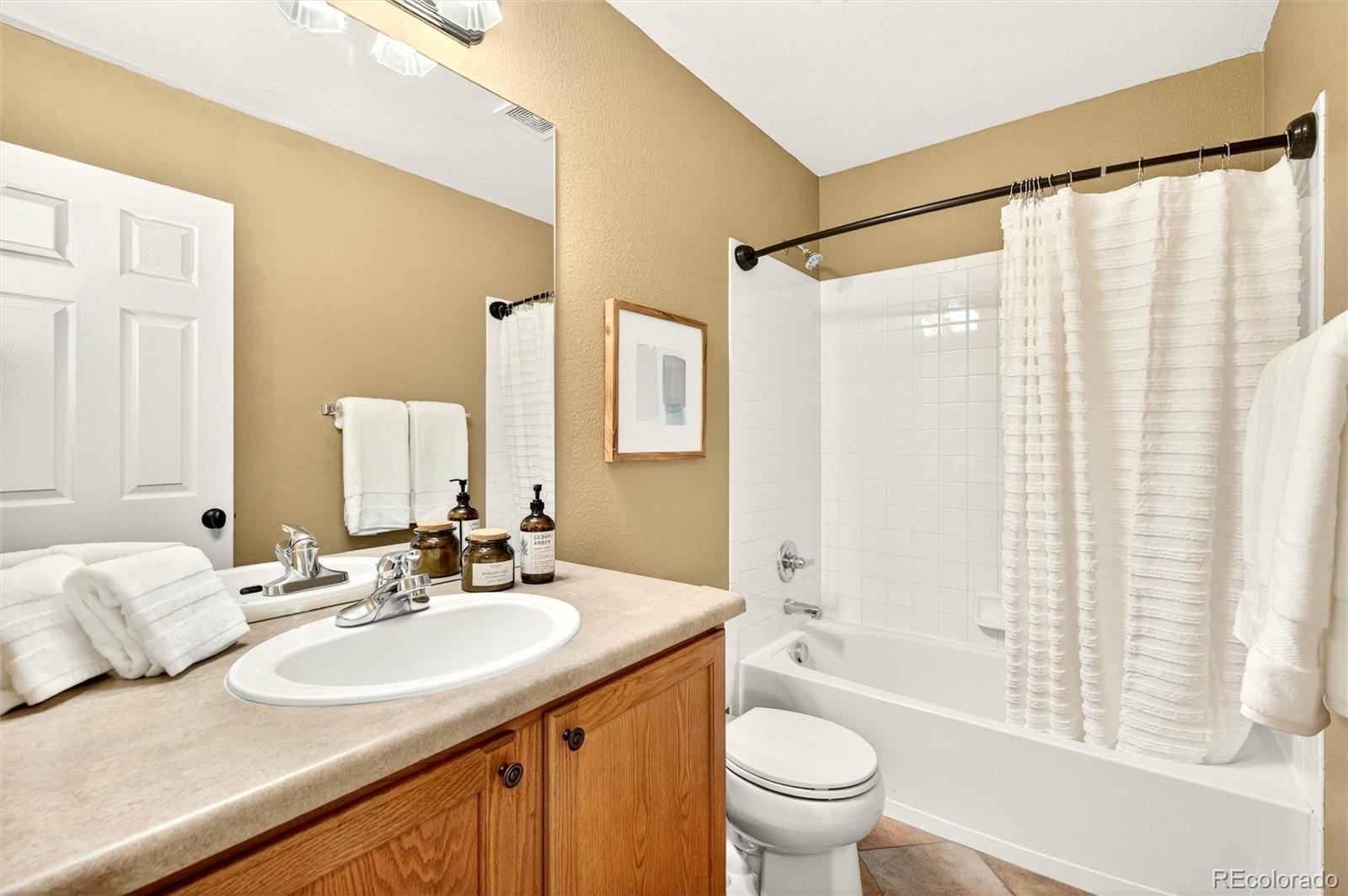 Castle Rock, Colorado, 80108, United States, 2 Bedrooms Bedrooms, ,3 BathroomsBathrooms,Residential,For Sale,1992912