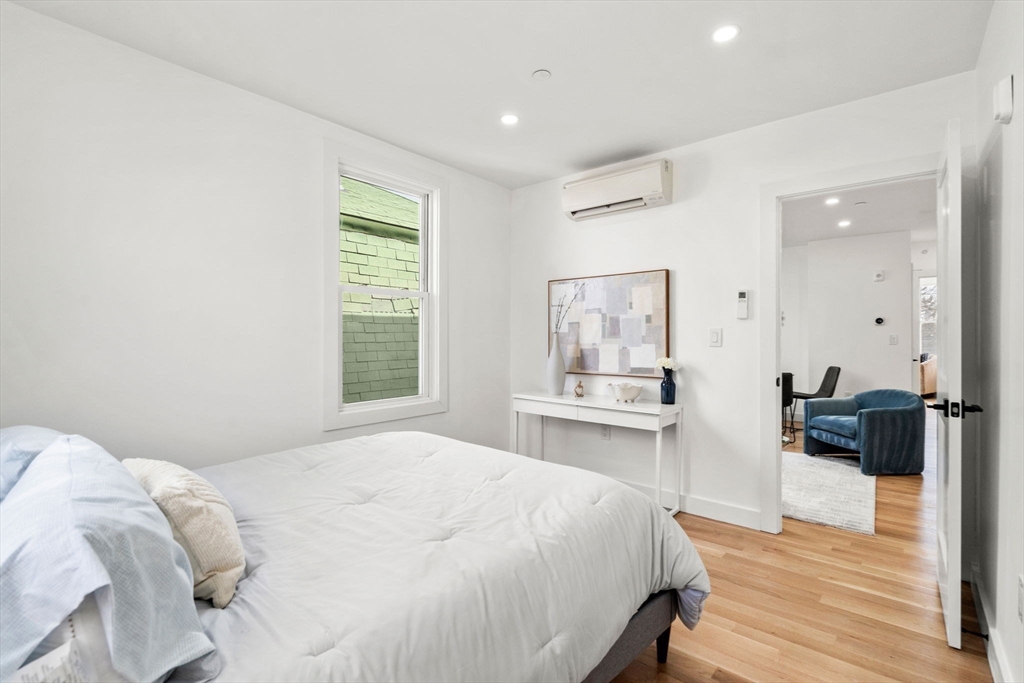 Somerville, Massachusetts, 02143, United States, 2 Bedrooms Bedrooms, ,2 BathroomsBathrooms,Residential,For Sale,1906626