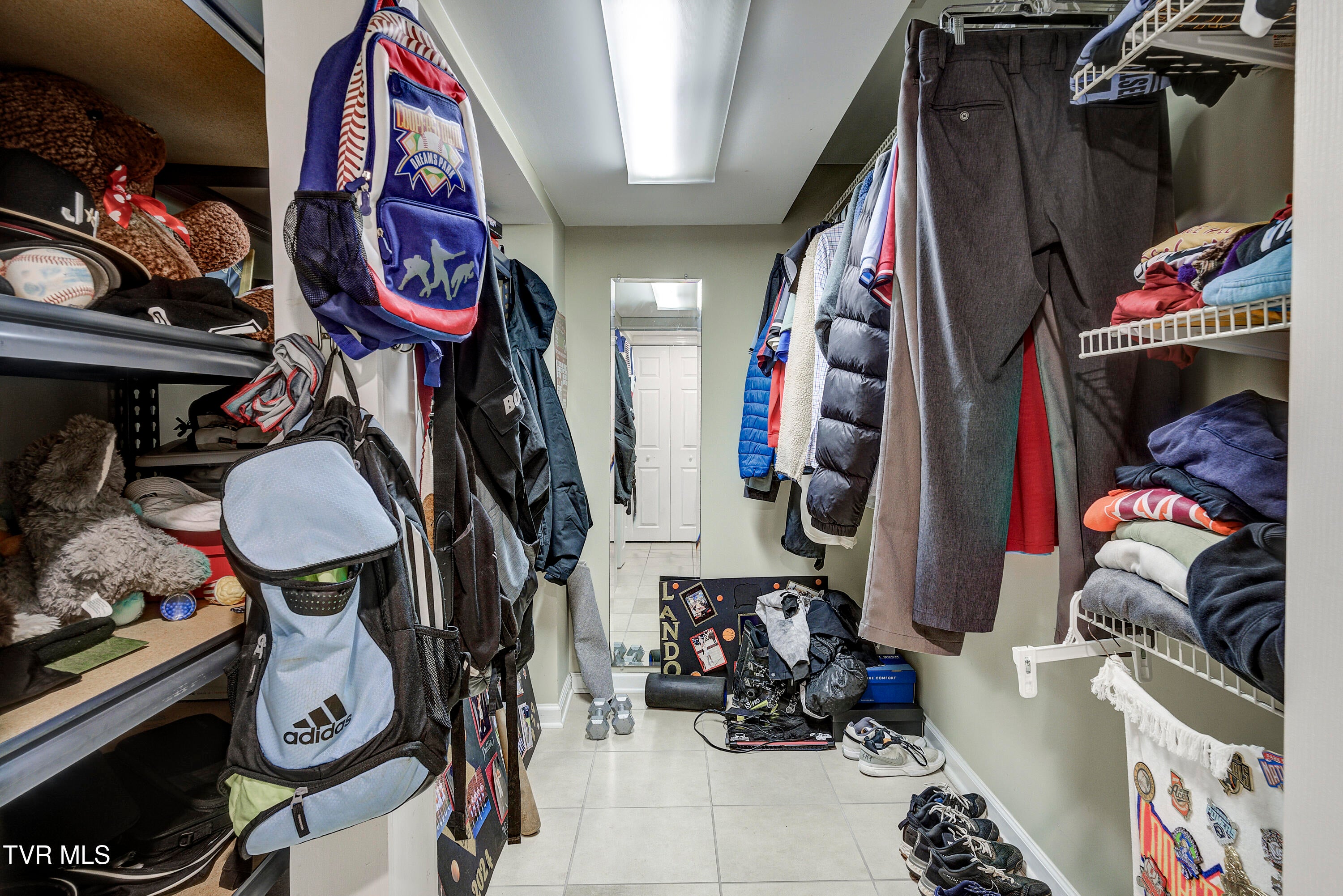 Johnson City, Tennessee, 37604, United States, 5 Bedrooms Bedrooms, ,3 BathroomsBathrooms,Residential,For Sale,1964815