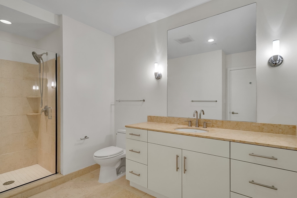 Medford, Massachusetts, 02155, United States, 2 Bedrooms Bedrooms, ,2 BathroomsBathrooms,Residential,For Sale,1940051