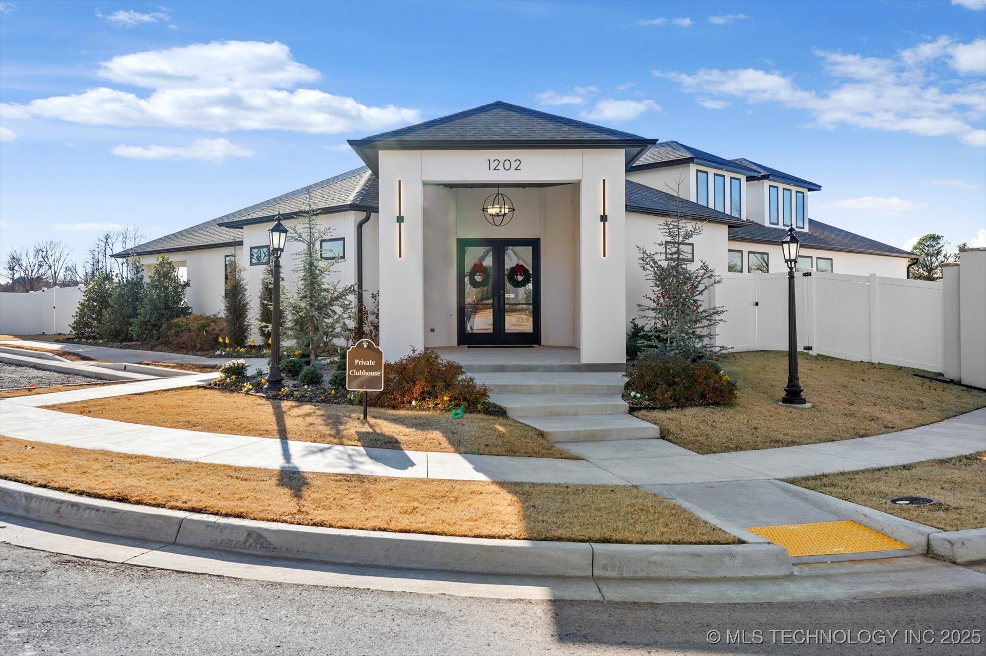 Broken Arrow, Oklahoma, 74014, United States, 3 Bedrooms Bedrooms, ,3 BathroomsBathrooms,Residential,For Sale,1927200