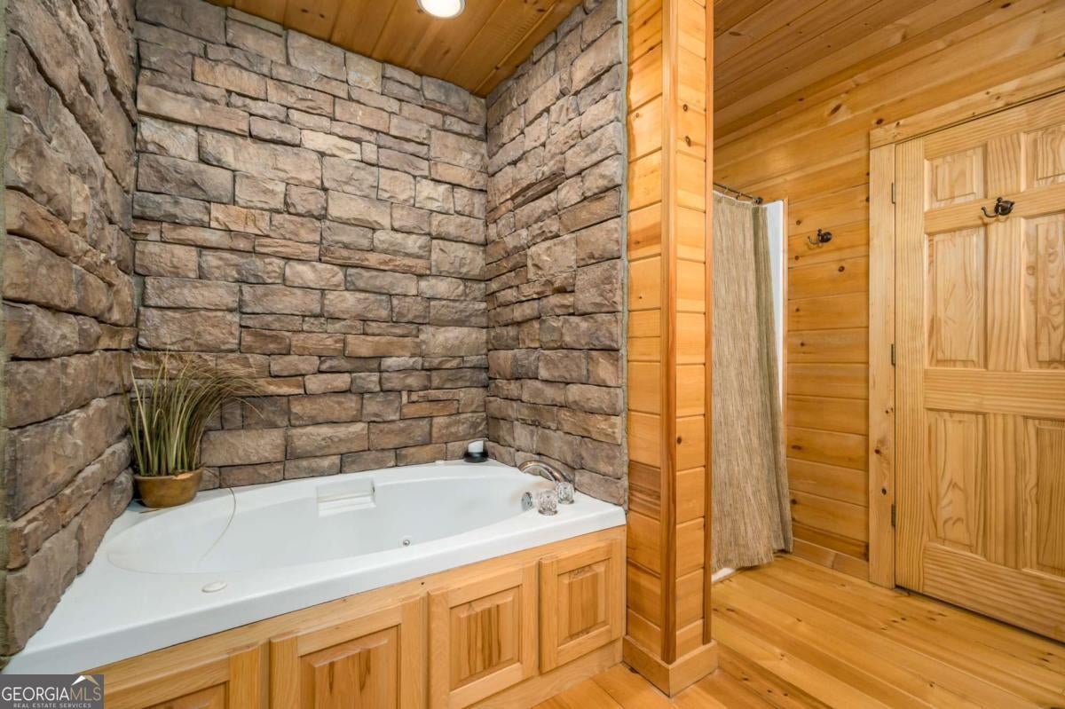 Ellijay, Georgia, 30540, United States, 3 Bedrooms Bedrooms, ,2 BathroomsBathrooms,Residential,For Sale,1972066