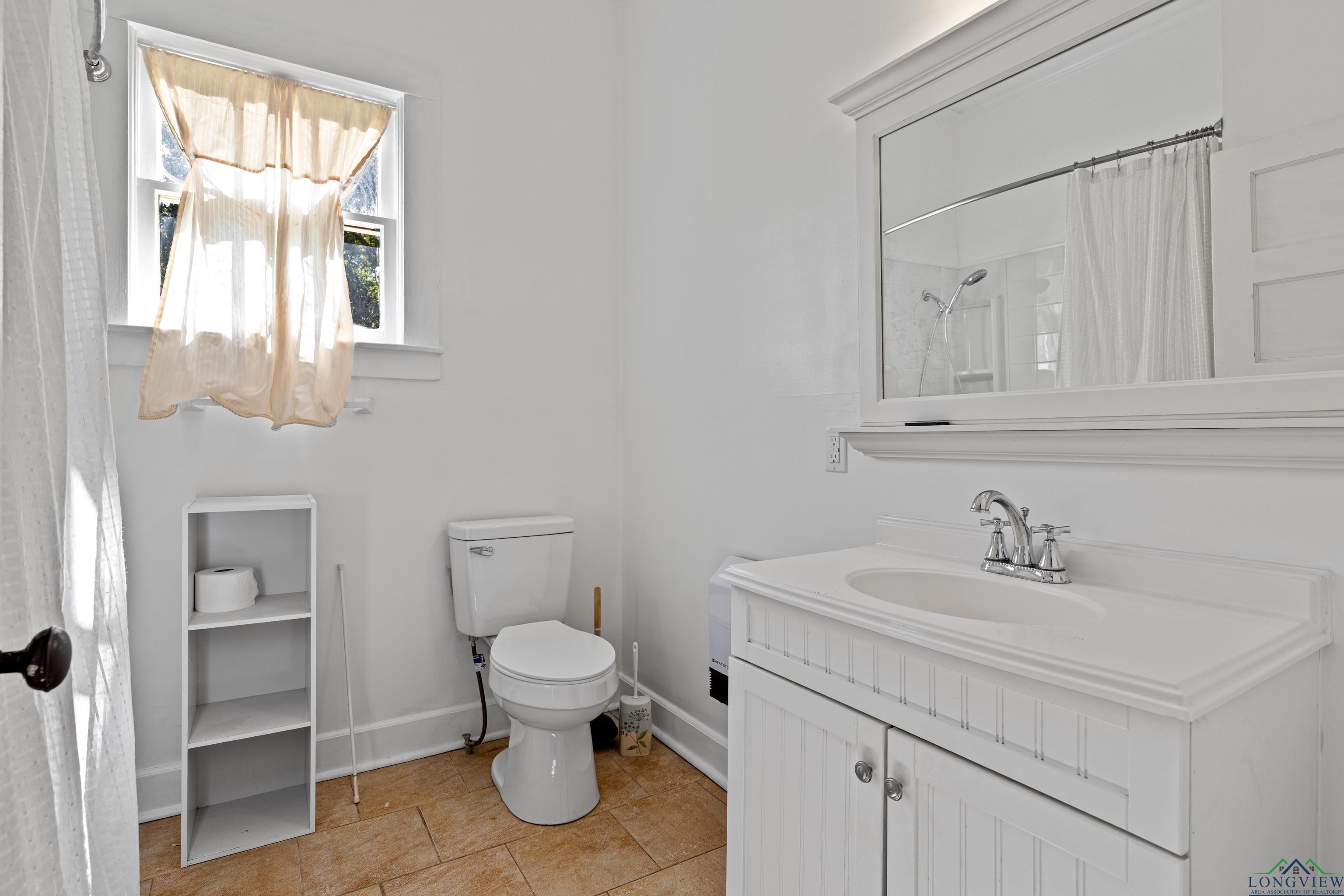 Jefferson, Texas, 75657, United States, 4 Bedrooms Bedrooms, ,4 BathroomsBathrooms,Residential,For Sale,1985697