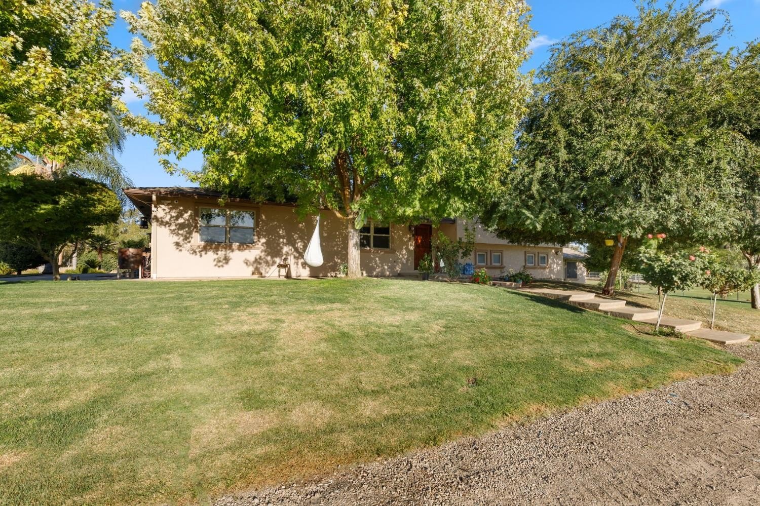 Clovis, California, 93619, United States, 4 Bedrooms Bedrooms, ,4 BathroomsBathrooms,Residential,For Sale,1924178