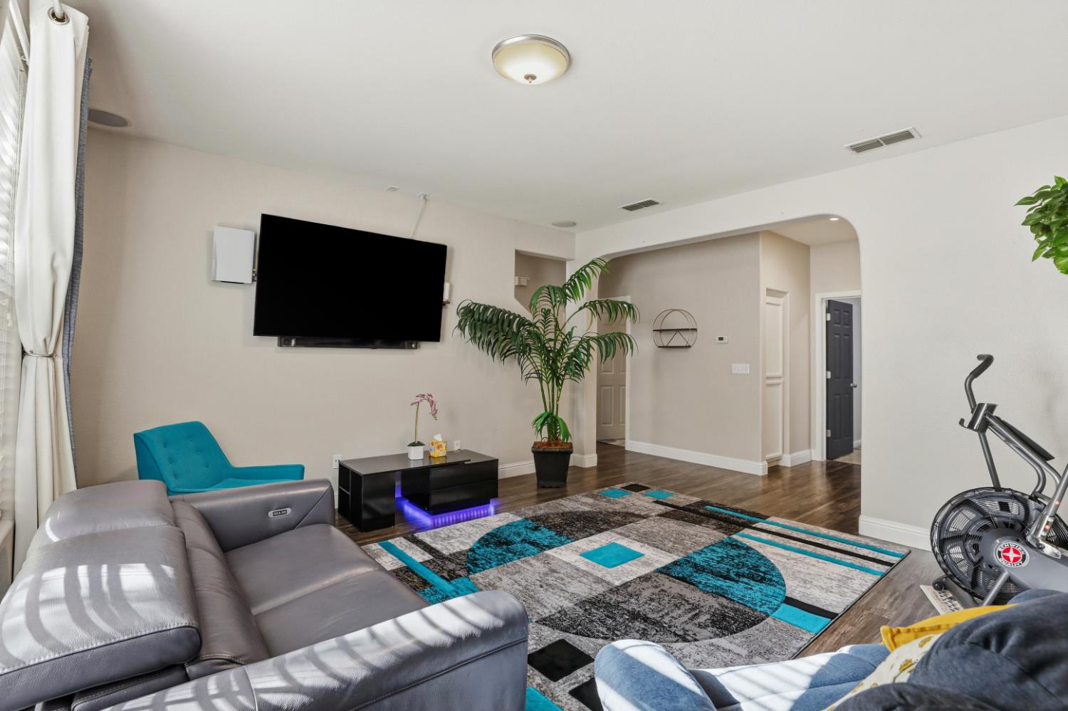 Rancho Cordova, California, 95670, United States, 3 Bedrooms Bedrooms, ,3 BathroomsBathrooms,Residential,For Sale,1991437