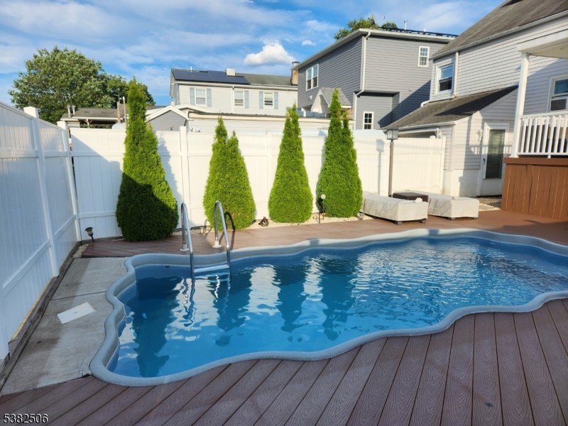 Linden City, New Jersey, 07036-3639, United States, 3 Bedrooms Bedrooms, ,3 BathroomsBathrooms,Residential,For Sale,1943224