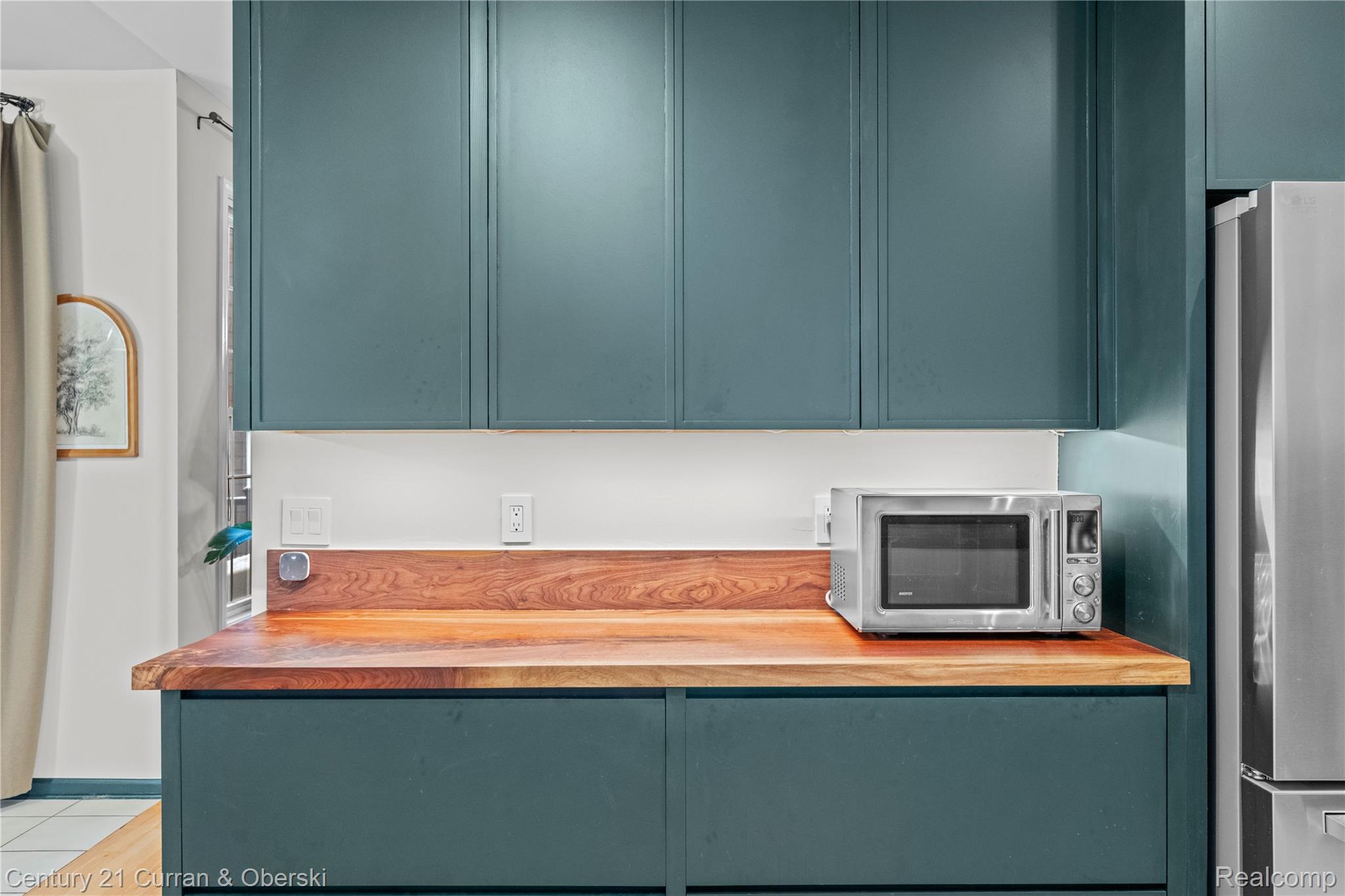 Novi, Michigan, 48377, United States, 4 Bedrooms Bedrooms, ,3 BathroomsBathrooms,Residential,For Sale,2037778