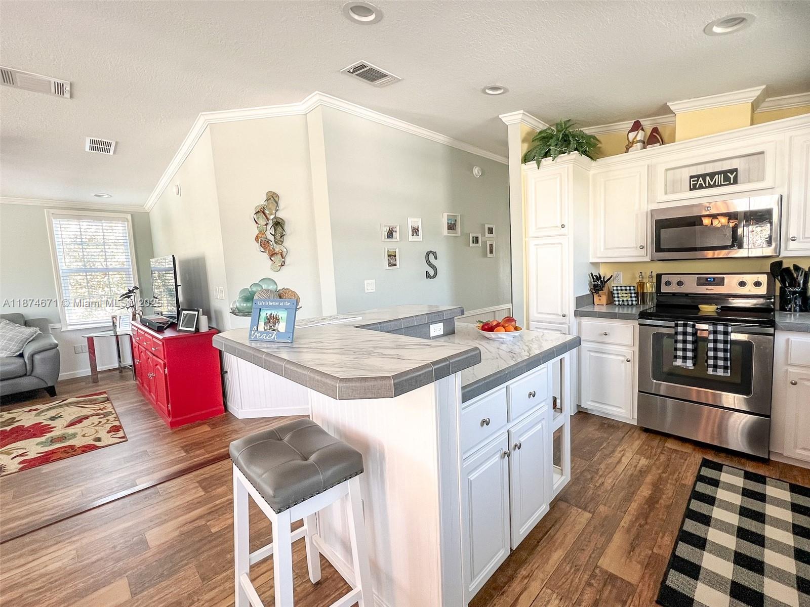 Tavernier, Florida, 33070, United States, 2 Bedrooms Bedrooms, ,2 BathroomsBathrooms,Residential,For Sale,1941688
