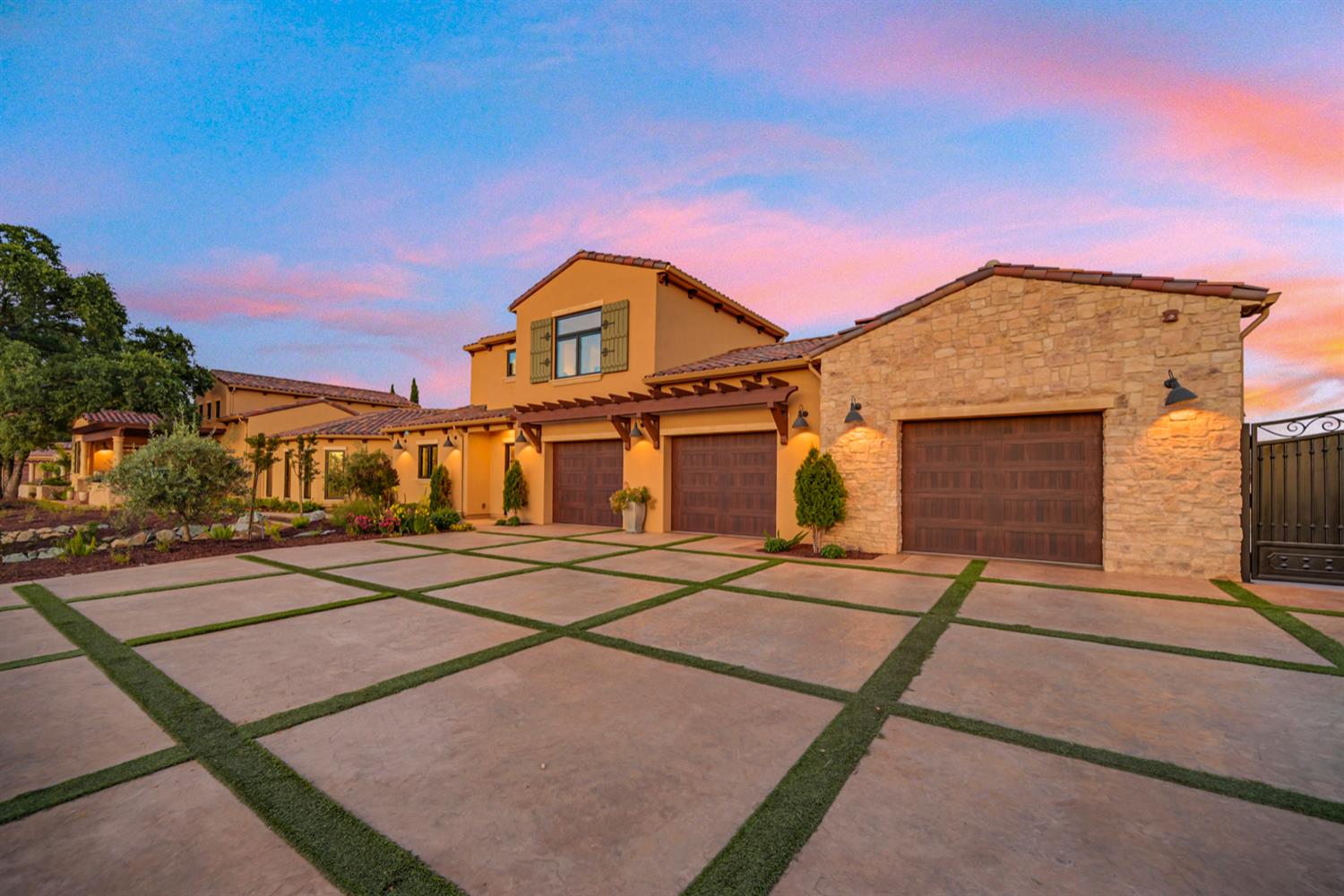 Loomis, California, 95650, United States, 6 Bedrooms Bedrooms, ,6 BathroomsBathrooms,Residential,For Sale,1908935