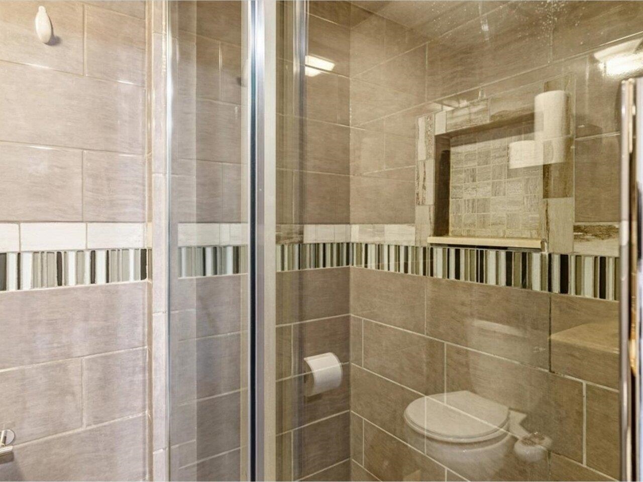 Essex Junction, Vermont, 05452, United States, 3 Bedrooms Bedrooms, ,1 BathroomBathrooms,Residential,For Sale,1827239