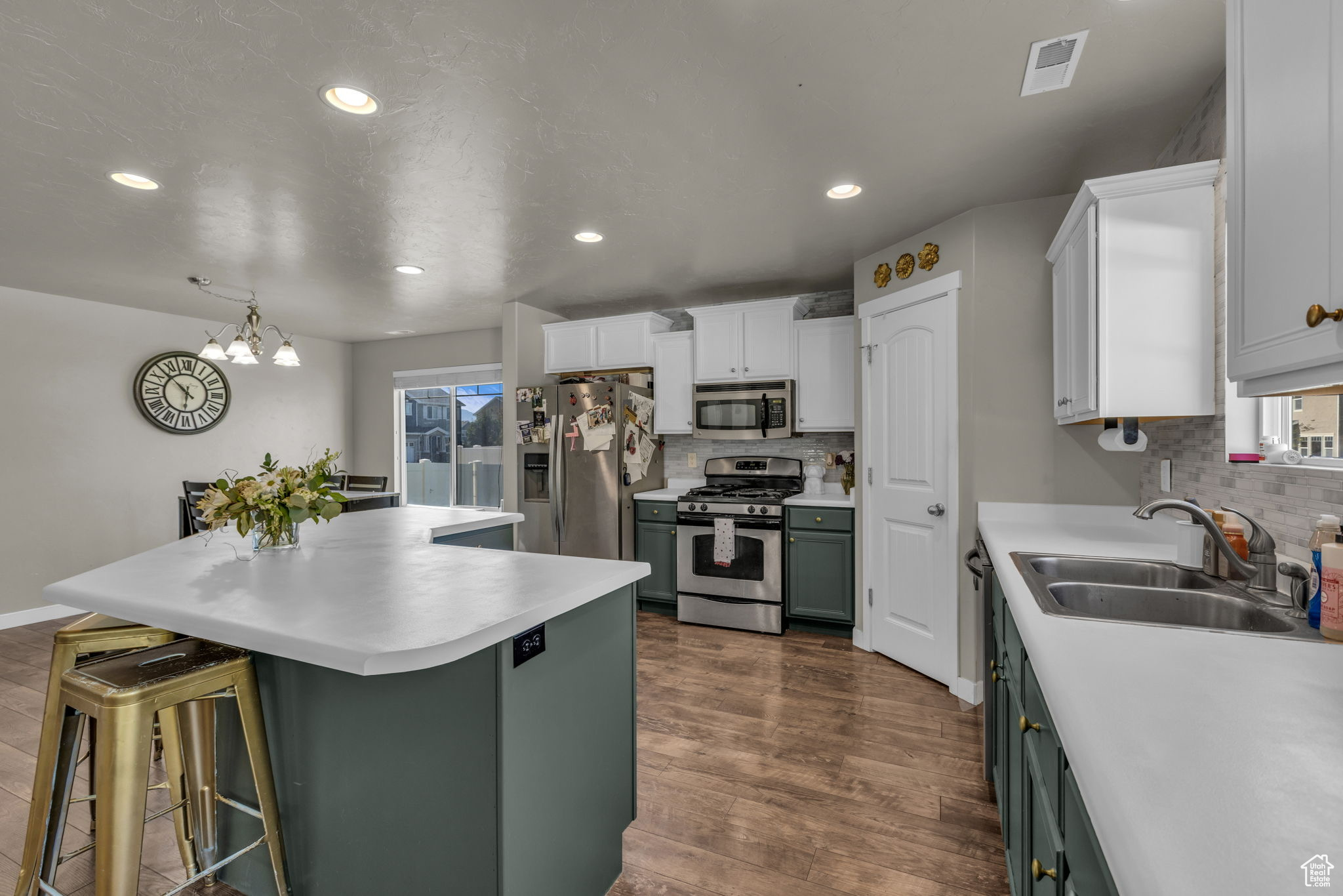 Stansbury Park, Utah, 84074, United States, 4 Bedrooms Bedrooms, ,3 BathroomsBathrooms,Residential,For Sale,1956309