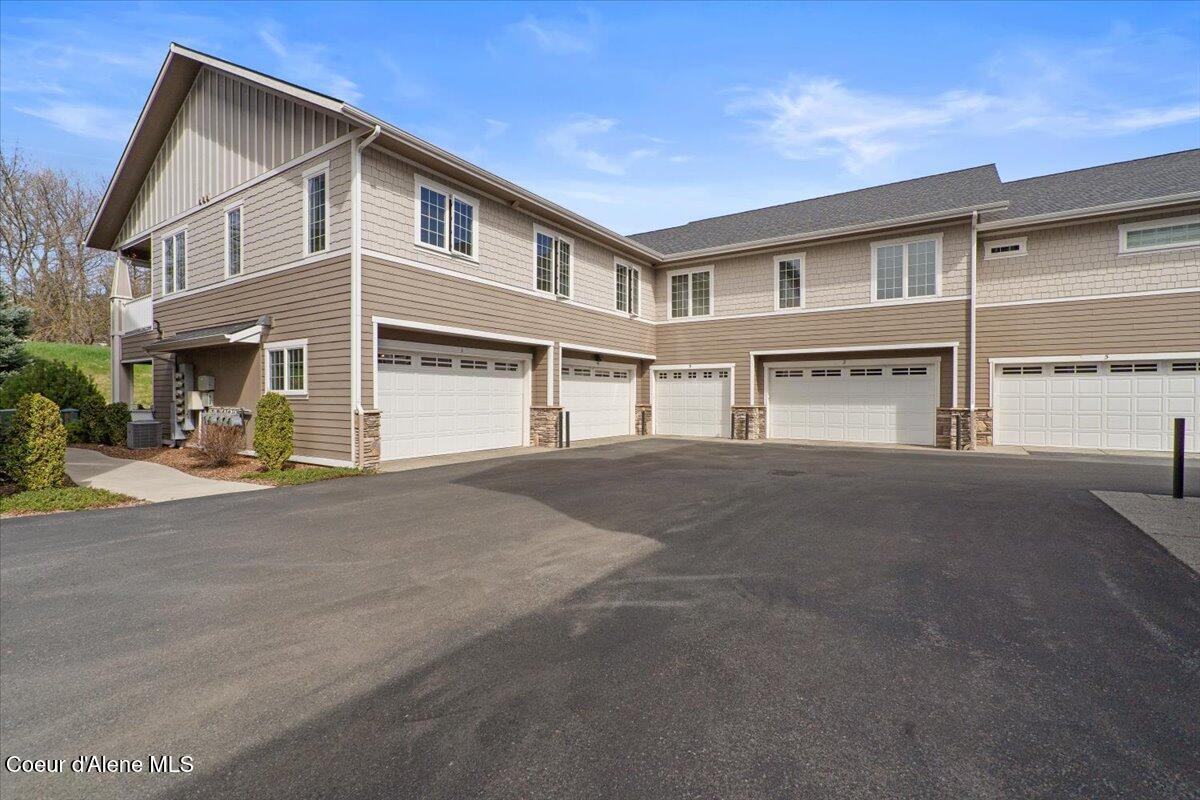 Coeur D'alene, Idaho, 83814, United States, 2 Bedrooms Bedrooms, ,1 BathroomBathrooms,Residential,For Sale,1761897