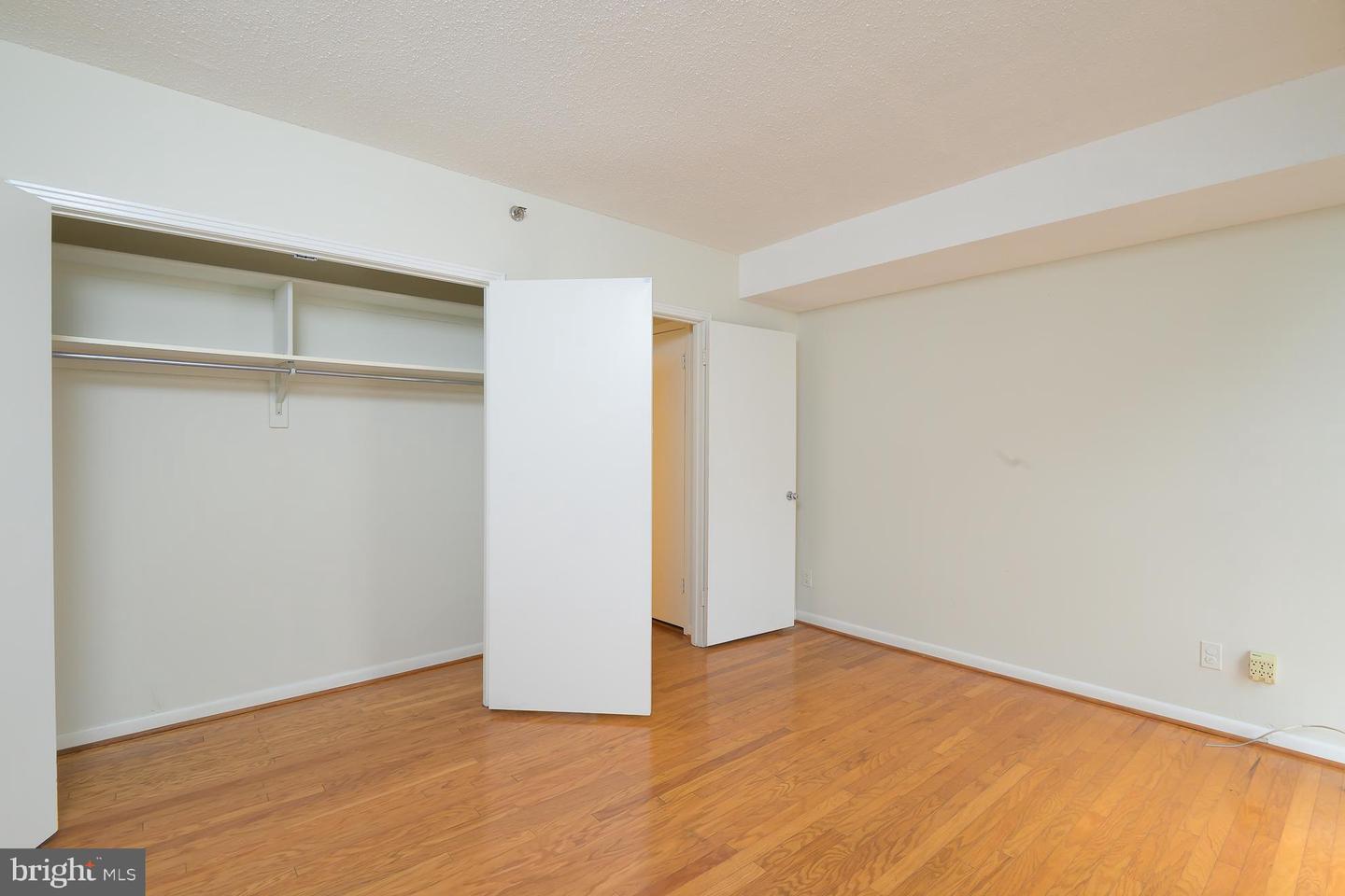 Arlington, Virginia, 22204, United States, 2 Bedrooms Bedrooms, ,2 BathroomsBathrooms,Residential,For Sale,1996960