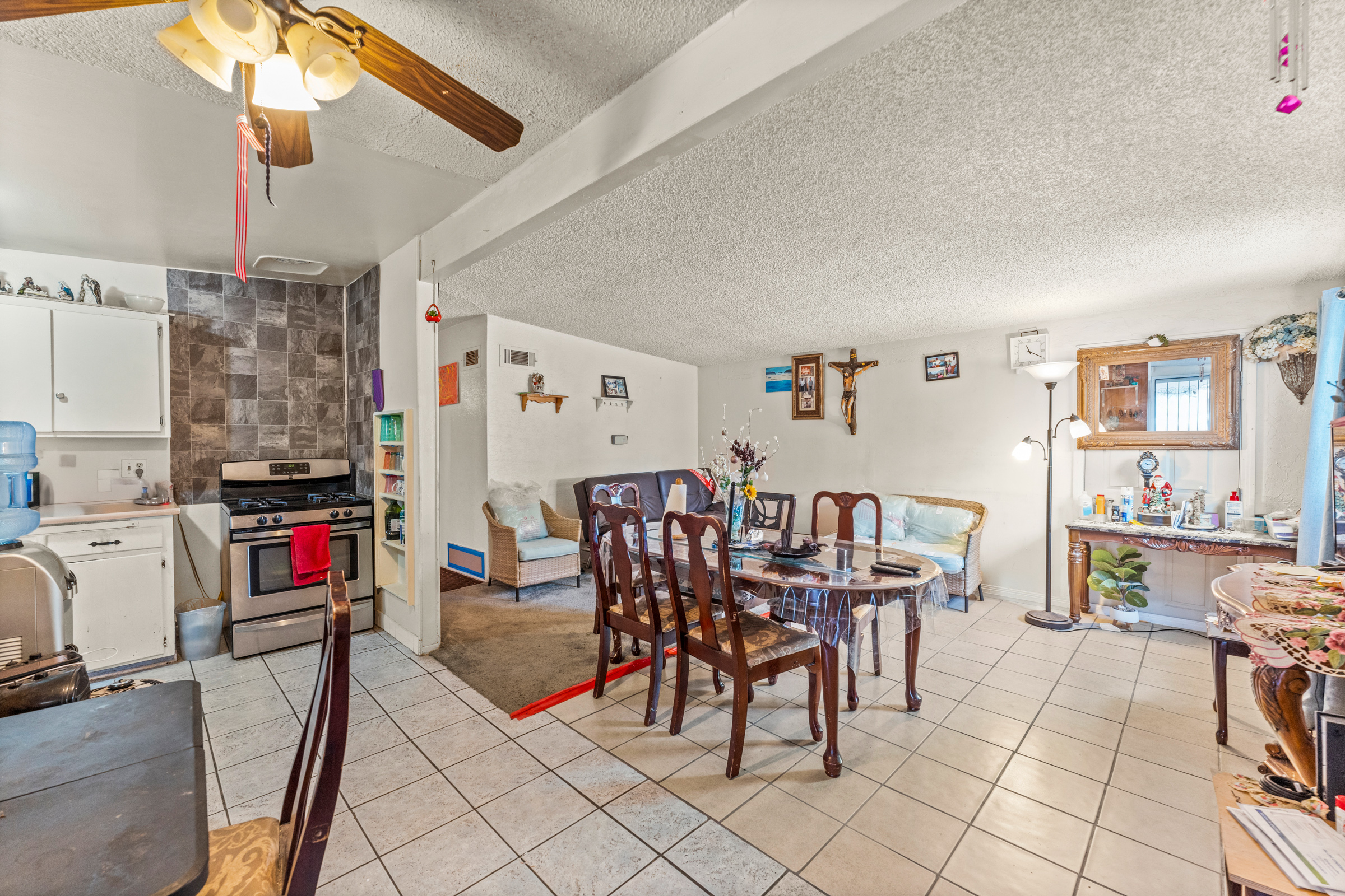 Rialto, California, 92376, United States, 4 Bedrooms Bedrooms, ,2 BathroomsBathrooms,Residential,For Sale,1973663