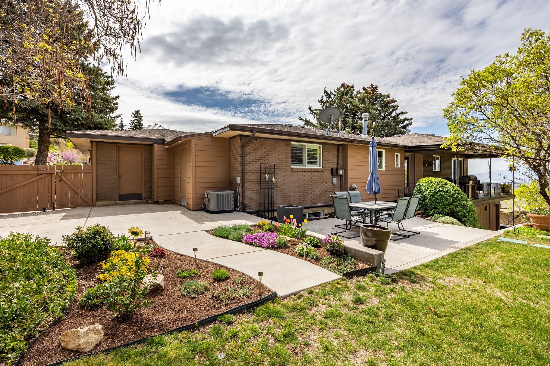  Stunning Remodeled Rambler - 物件實景