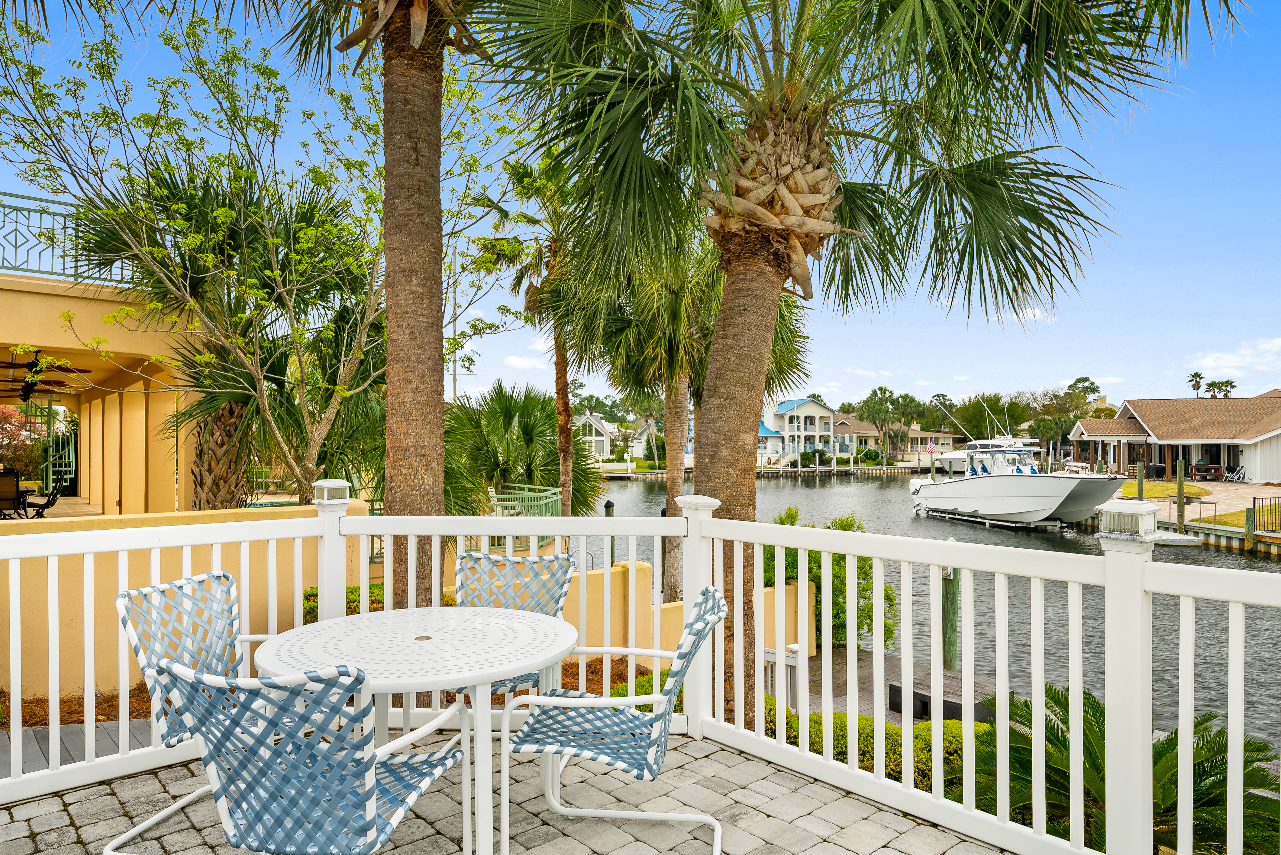  Thoughtfully-Designed Waterfront Retreat With Gulf And Bay Access - 物件實景