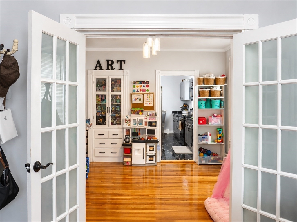 Lynn, Massachusetts, 01904, United States, 8 Bedrooms Bedrooms, ,4 BathroomsBathrooms,Residential,For Sale,2048098